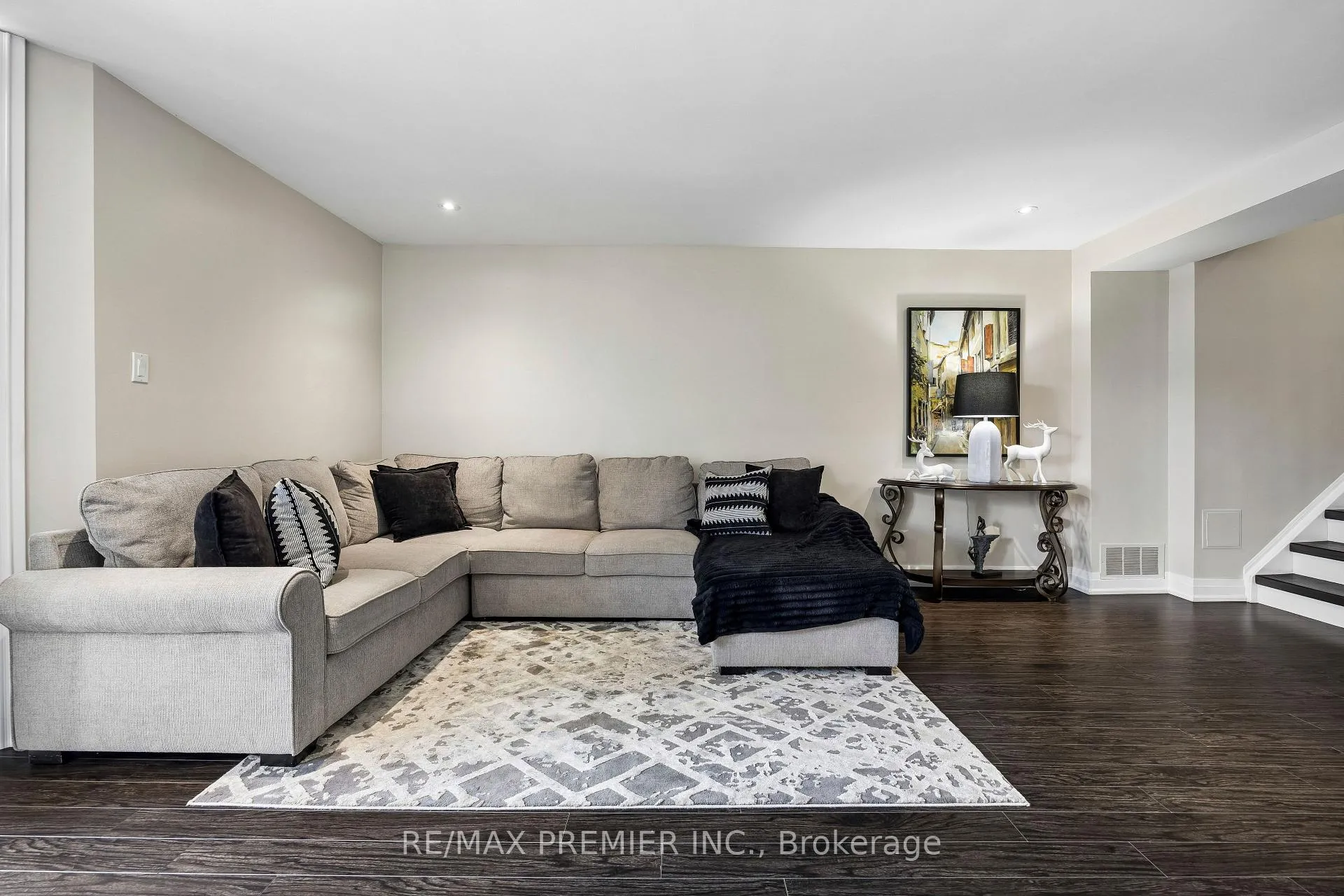 Photo 10 of Unit 8, 100 Arbors Lane, Vaughan, West Woodbridge — HOMEH