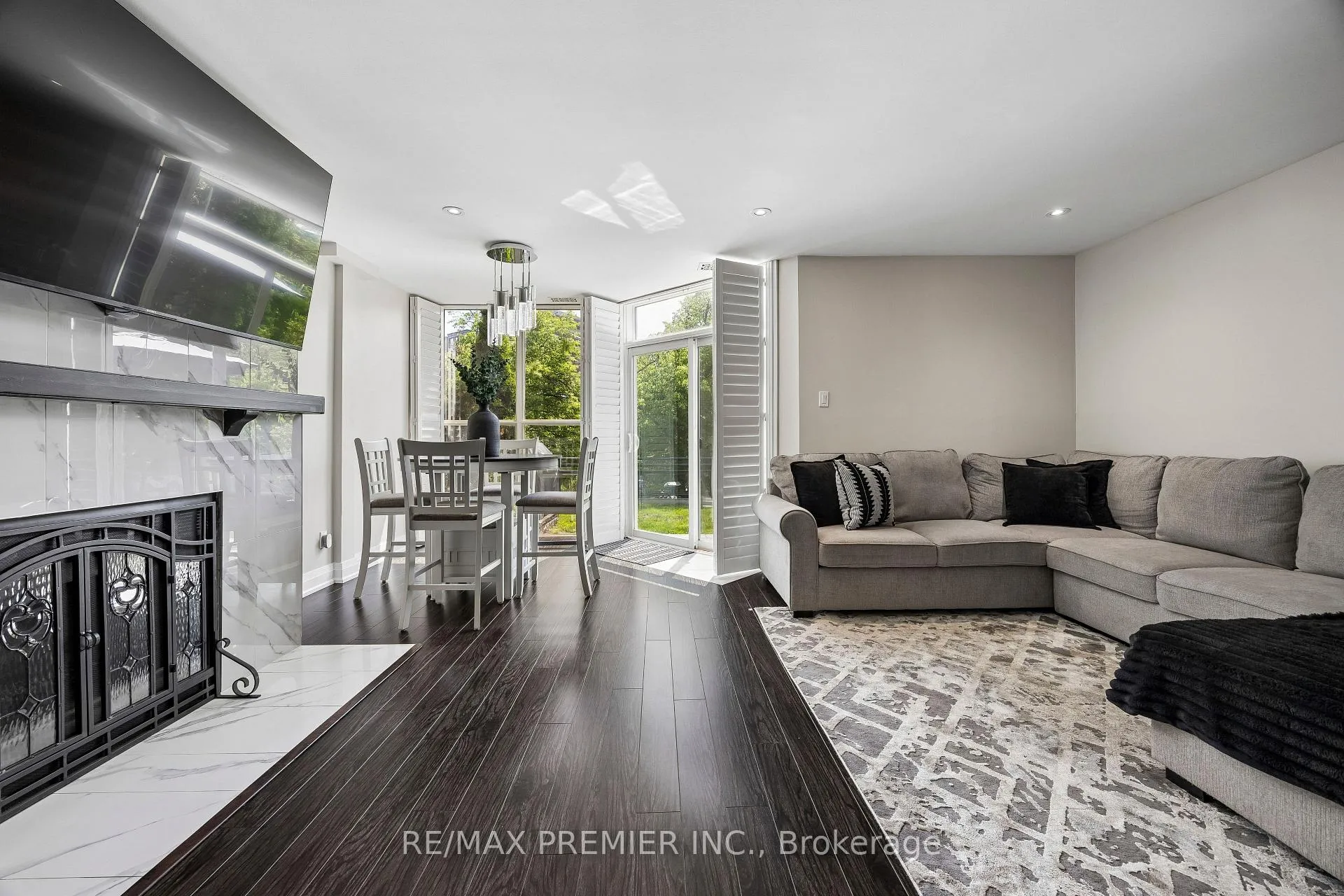Photo 11 of Unit 8, 100 Arbors Lane, Vaughan, West Woodbridge — HOMEH