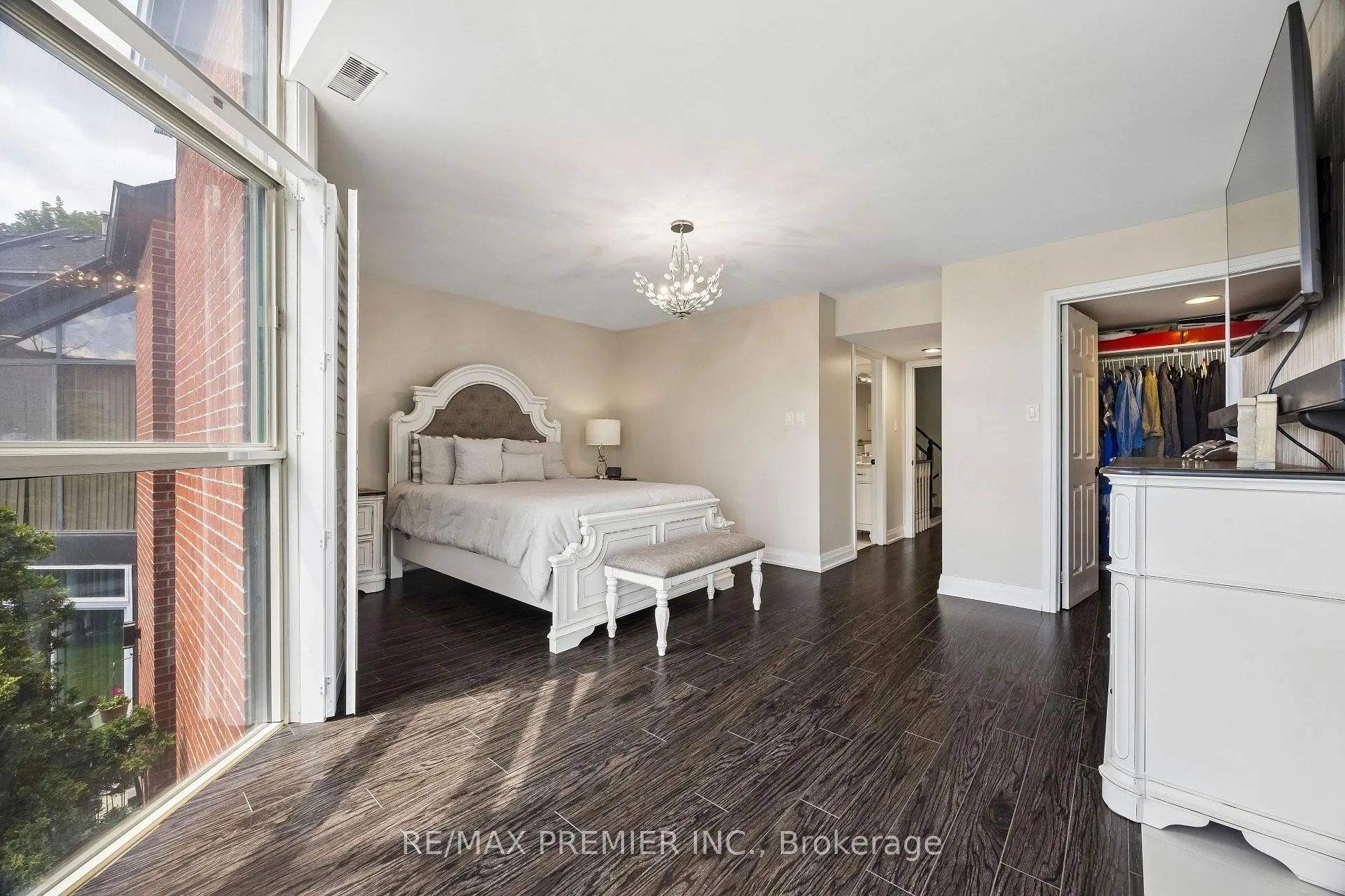 Photo 13 of Unit 8, 100 Arbors Lane, Vaughan, West Woodbridge — HOMEH