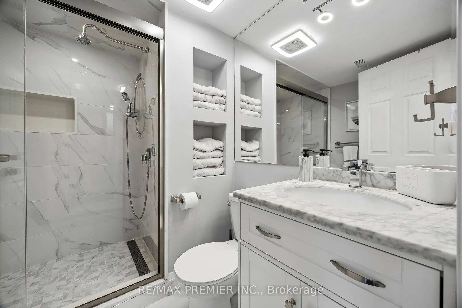 Photo 14 of Unit 8, 100 Arbors Lane, Vaughan, West Woodbridge — HOMEH
