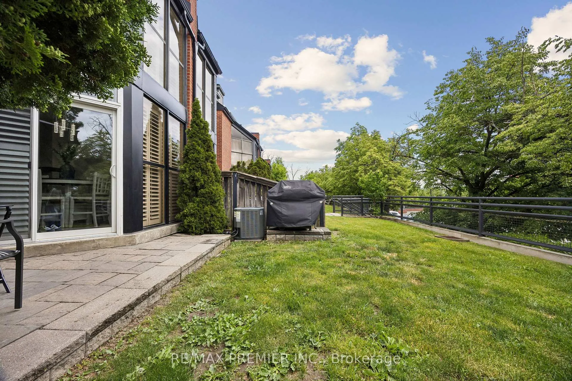 Photo 22 of Unit 8, 100 Arbors Lane, Vaughan, West Woodbridge — HOMEH