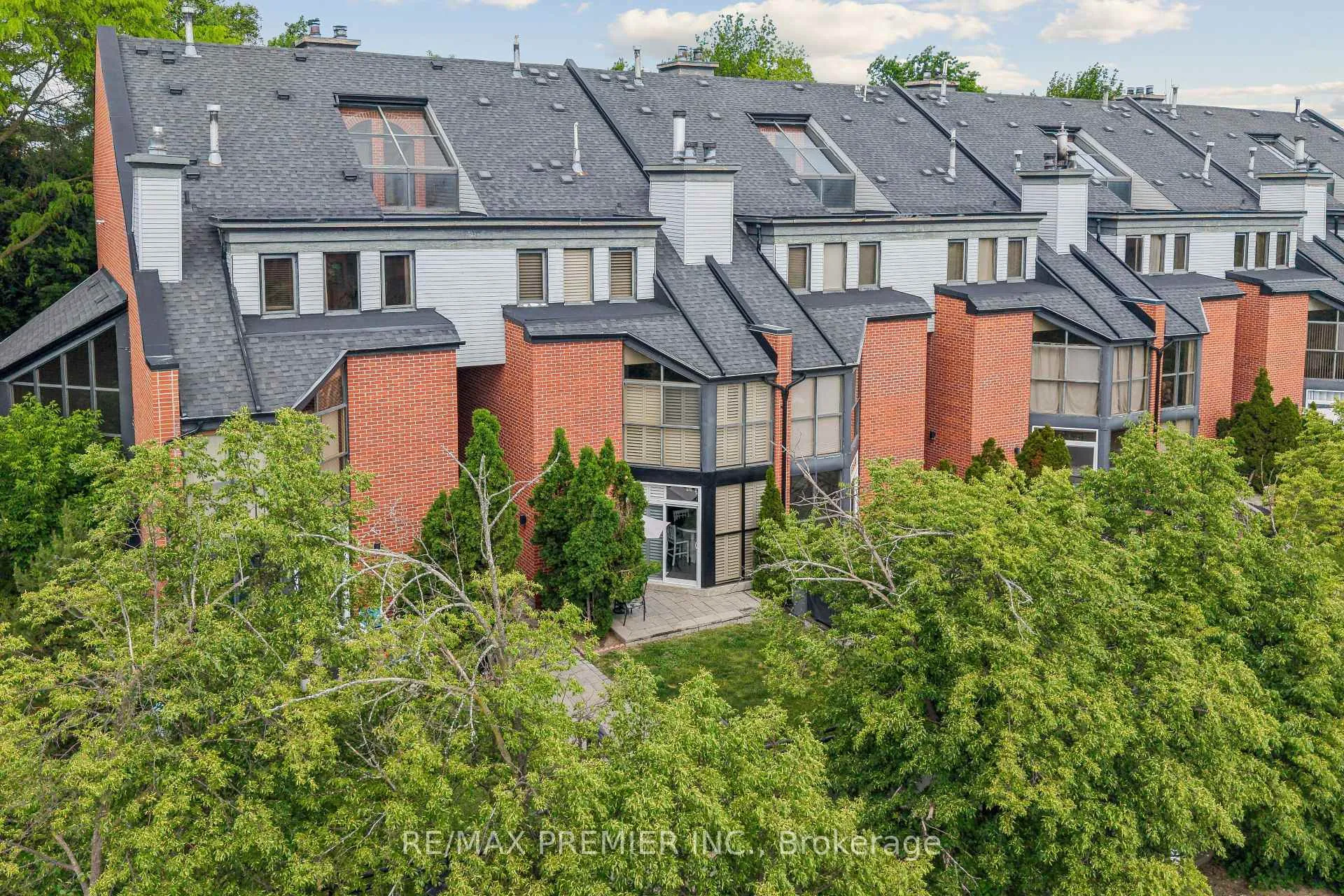 Photo 32 of Unit 8, 100 Arbors Lane, Vaughan, West Woodbridge — HOMEH