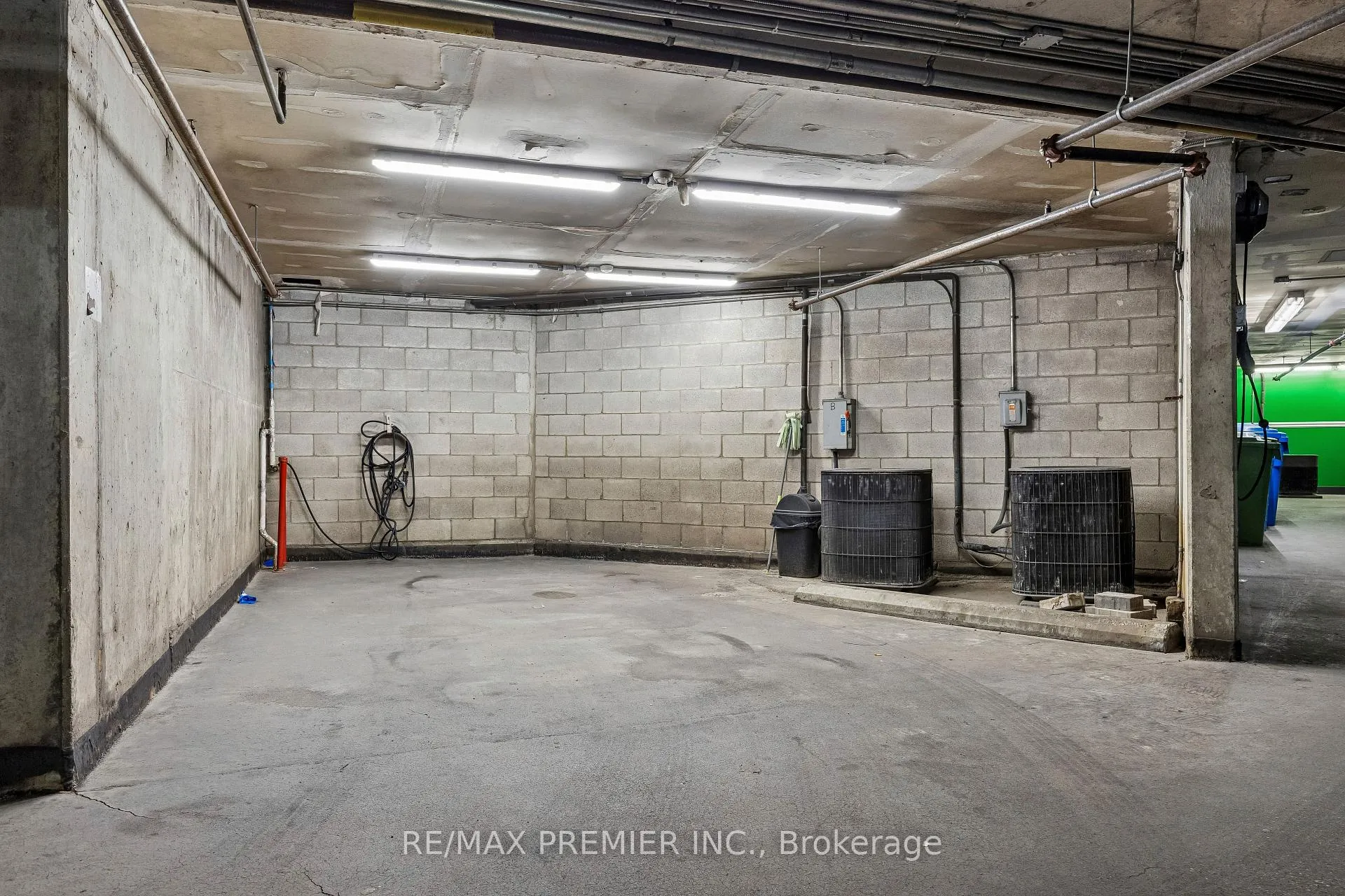 Photo 57 of Unit 8, 100 Arbors Lane, Vaughan, West Woodbridge — HOMEH