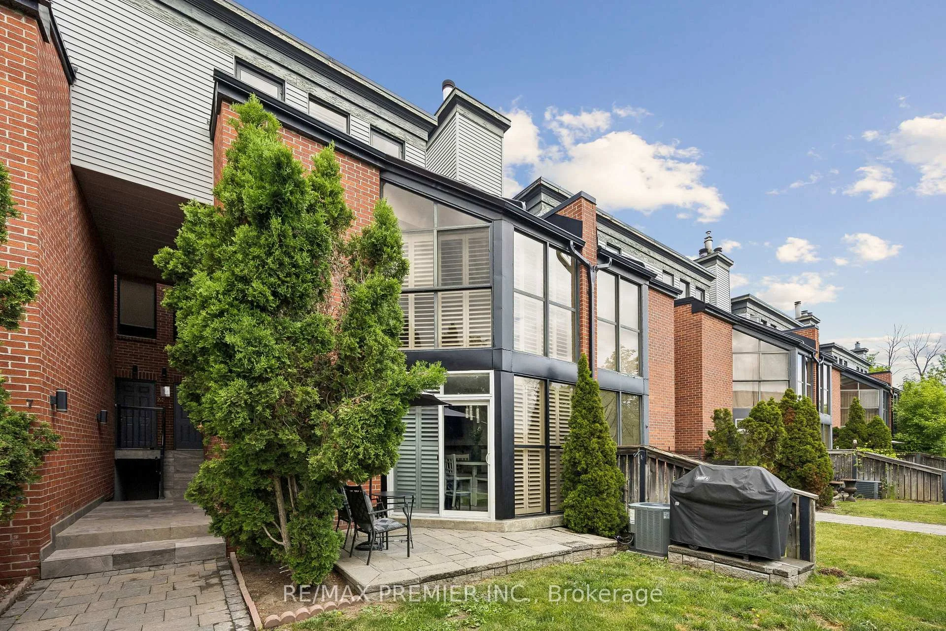 Photo 21 of Unit 8, 100 Arbors Lane, Vaughan, West Woodbridge — HOMEH