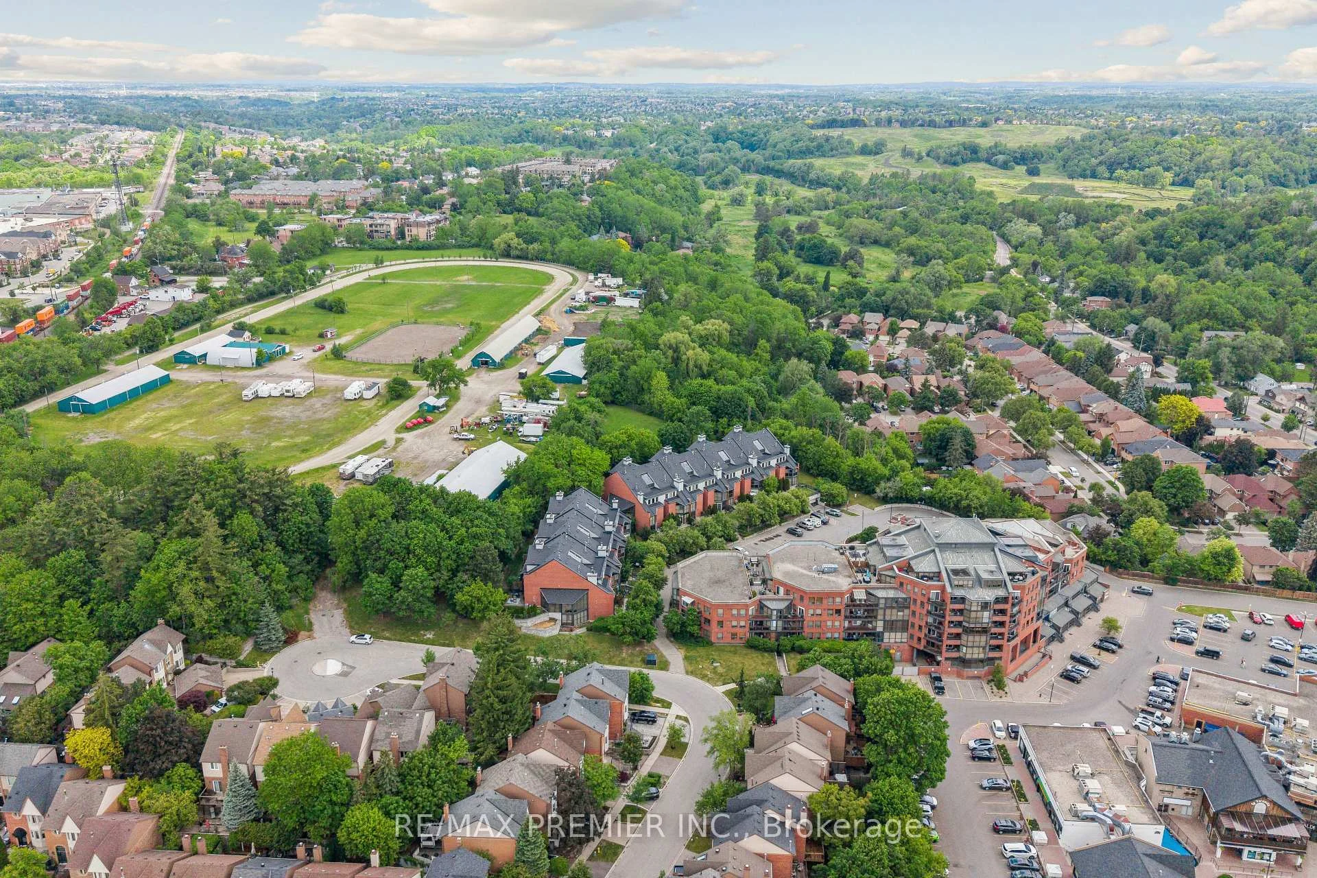 Photo 23 of Unit 8, 100 Arbors Lane, Vaughan, West Woodbridge — HOMEH