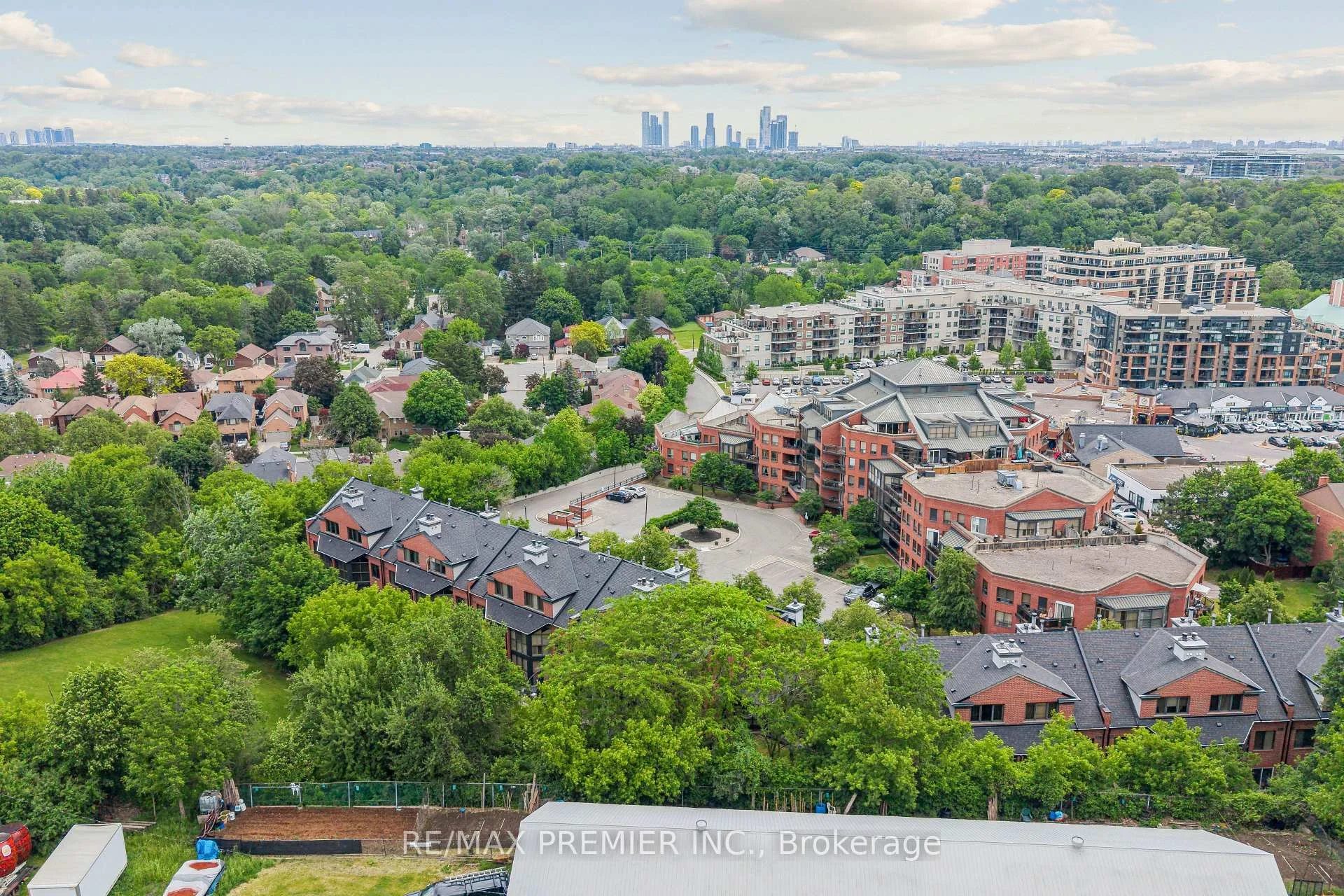 Photo 27 of Unit 8, 100 Arbors Lane, Vaughan, West Woodbridge — HOMEH