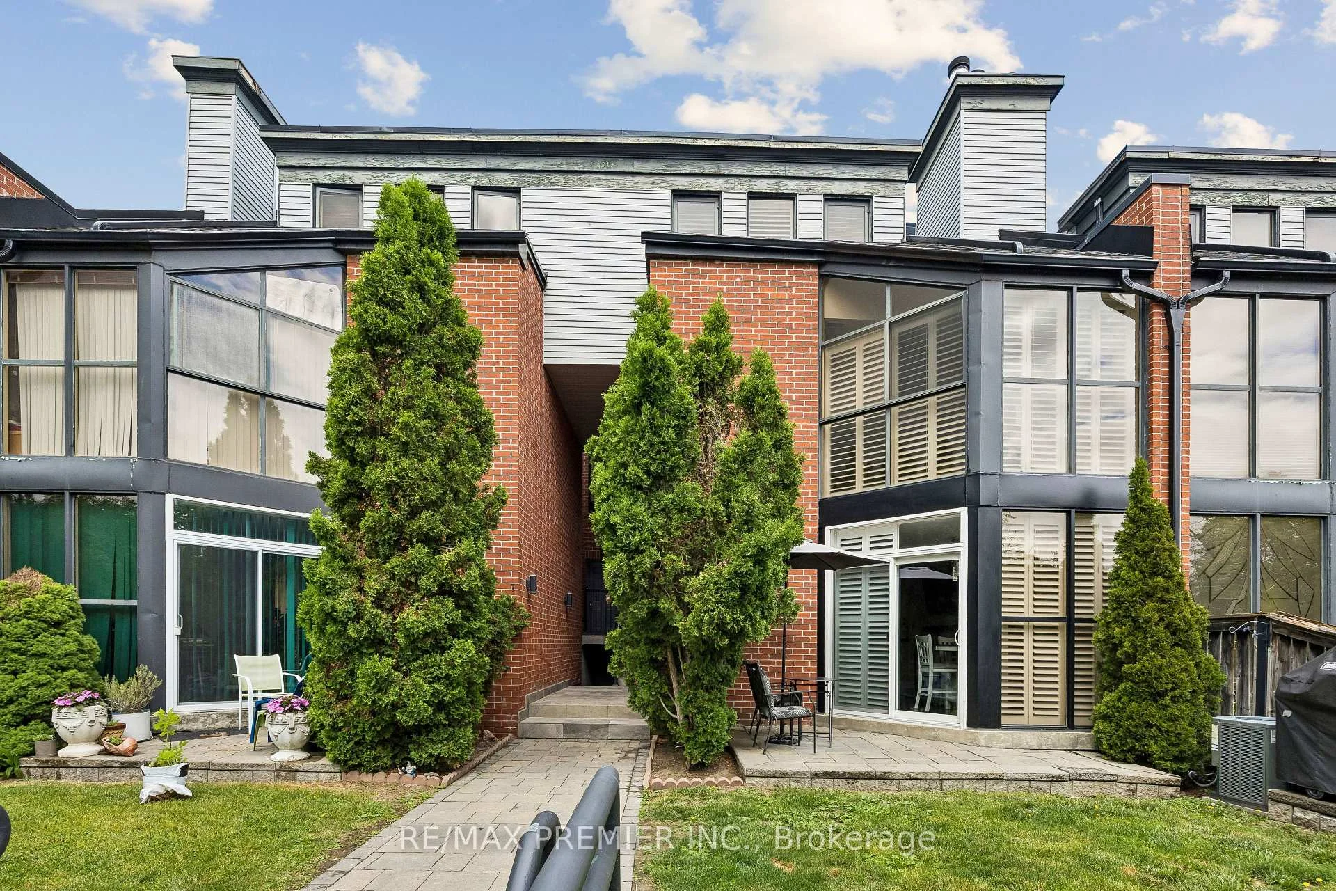 Photo 38 of Unit 8, 100 Arbors Lane, Vaughan, West Woodbridge — HOMEH