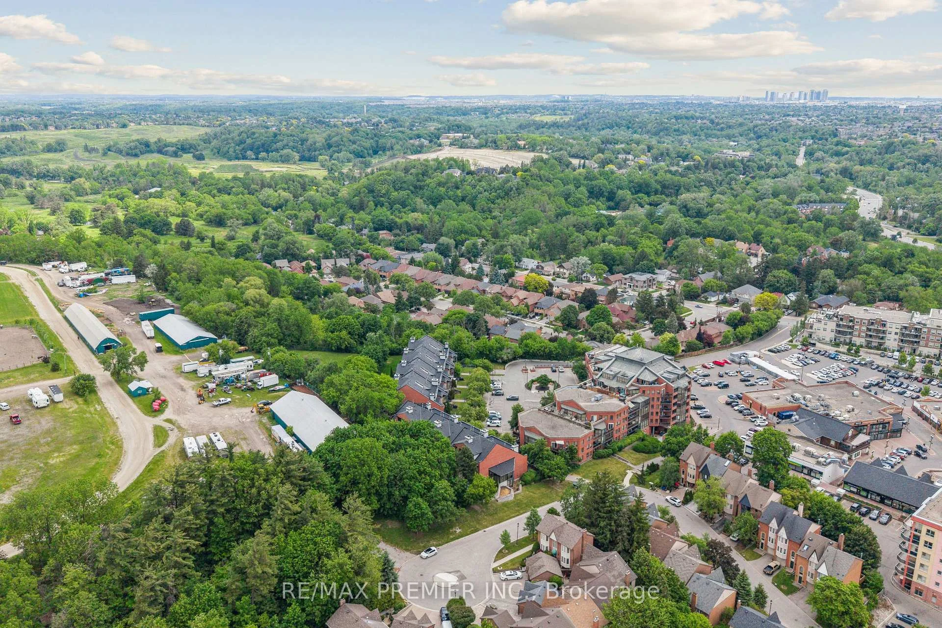 Photo 49 of Unit 8, 100 Arbors Lane, Vaughan, West Woodbridge — HOMEH