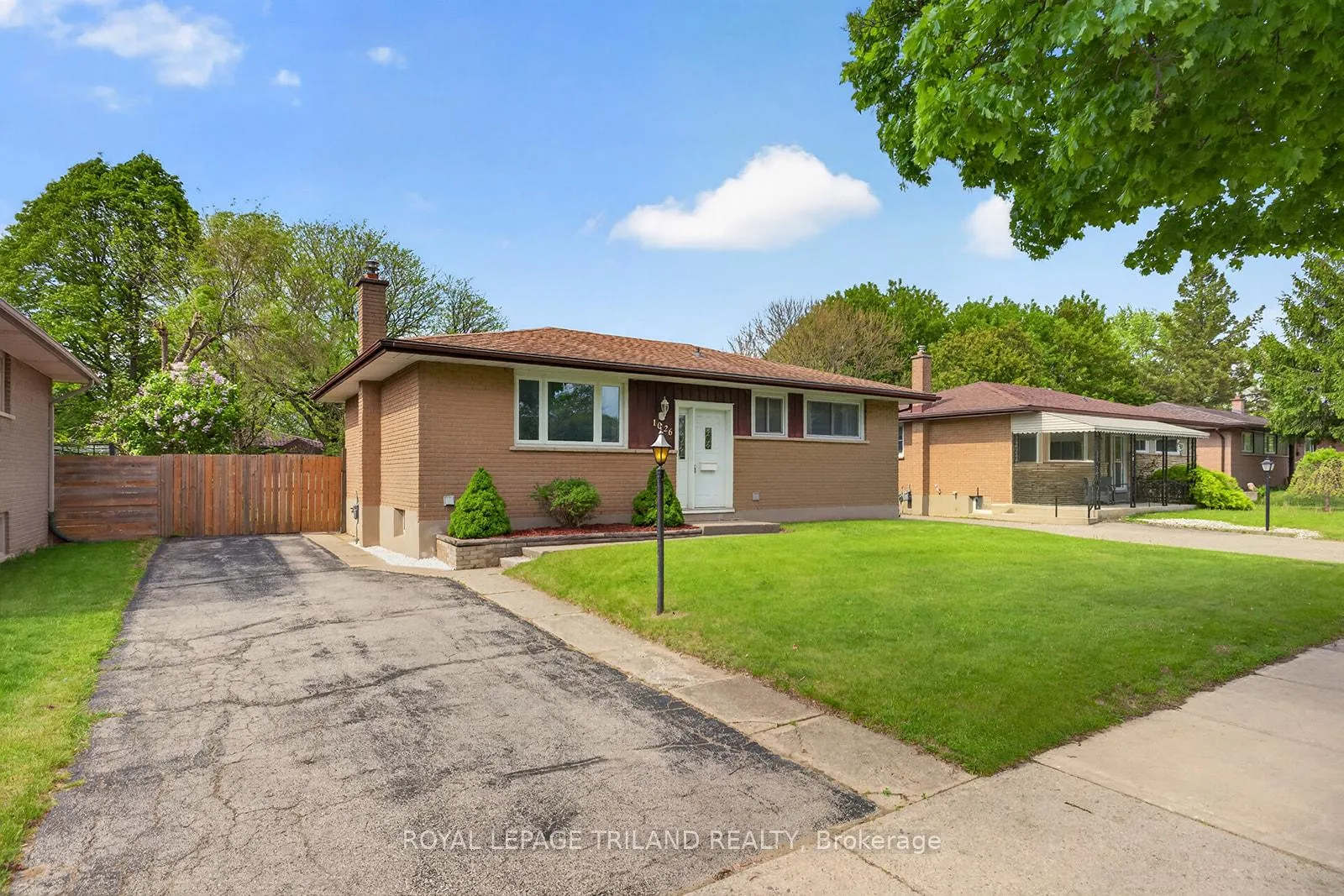 Photo 1 of 1026 Chippewa Drive, London, East D — HOMEH