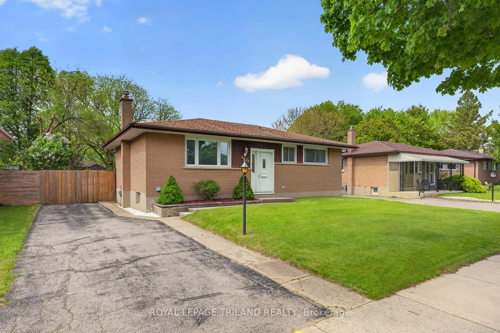 Photo 2 of 1026 Chippewa Drive, London, East D — HOMEH