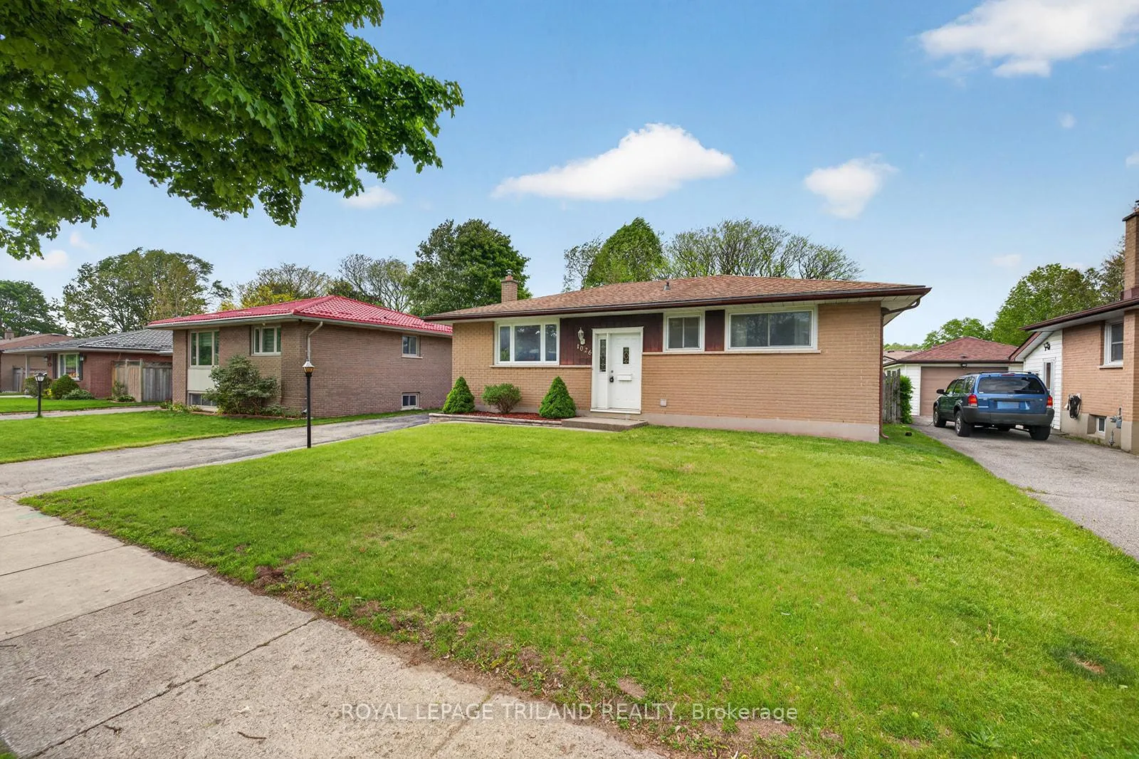 Photo 3 of 1026 Chippewa Drive, London, East D — HOMEH