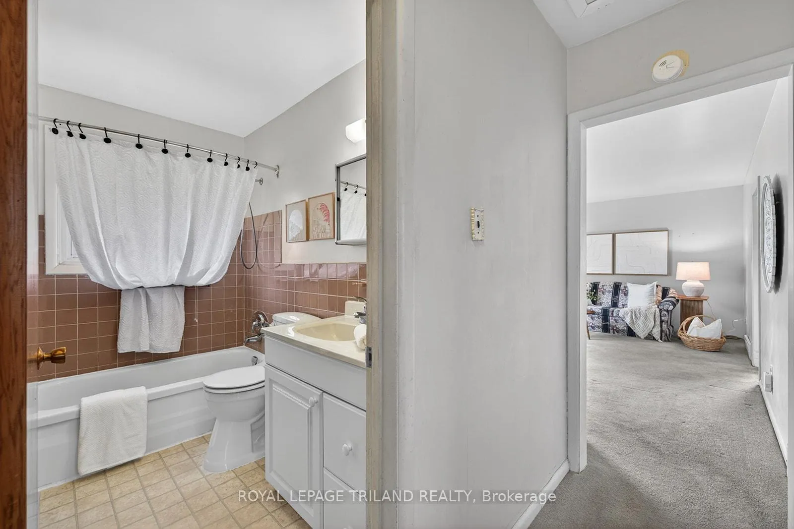 Photo 24 of 1026 Chippewa Drive, London, East D — HOMEH