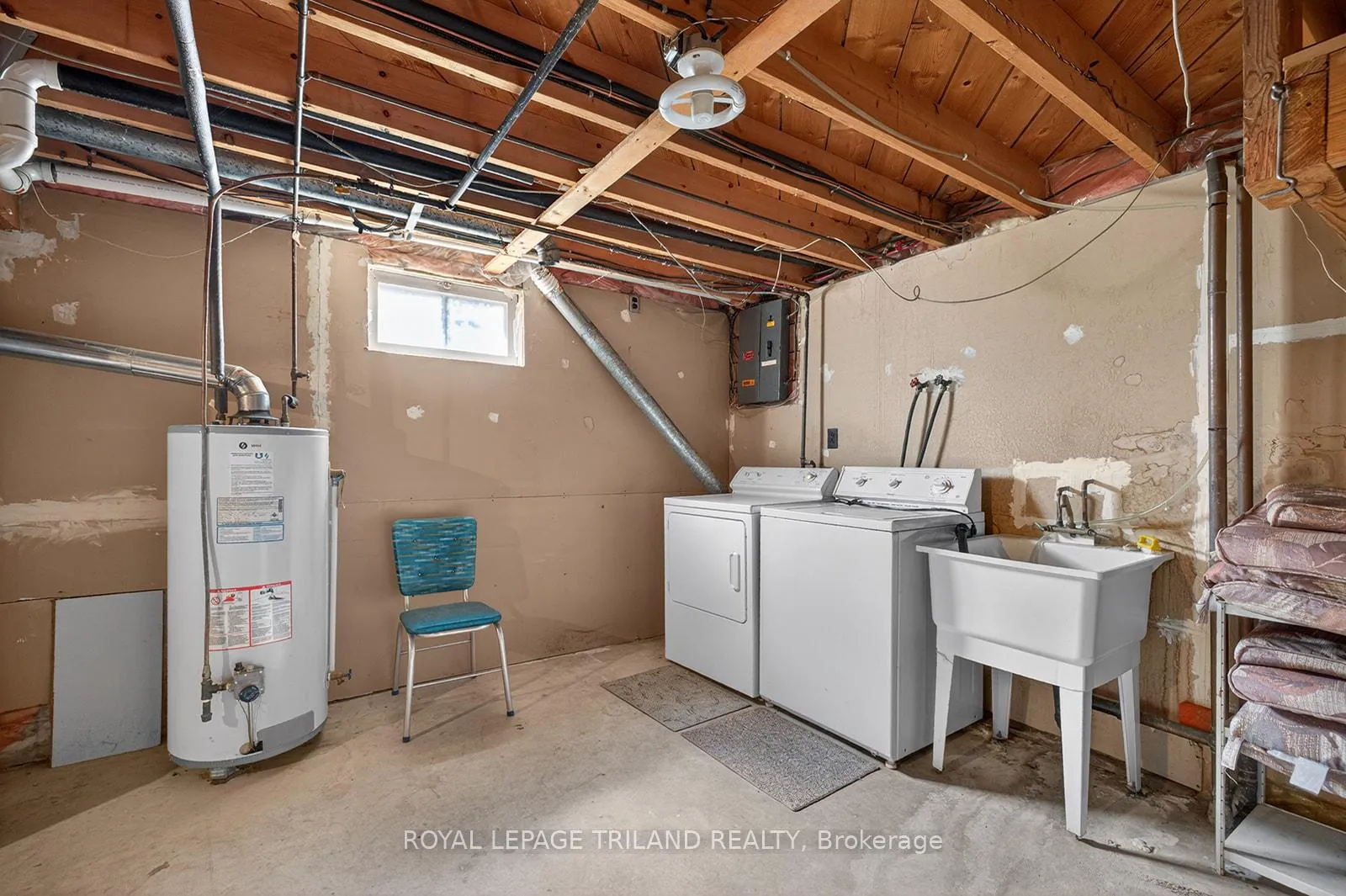 Photo 33 of 1026 Chippewa Drive, London, East D — HOMEH
