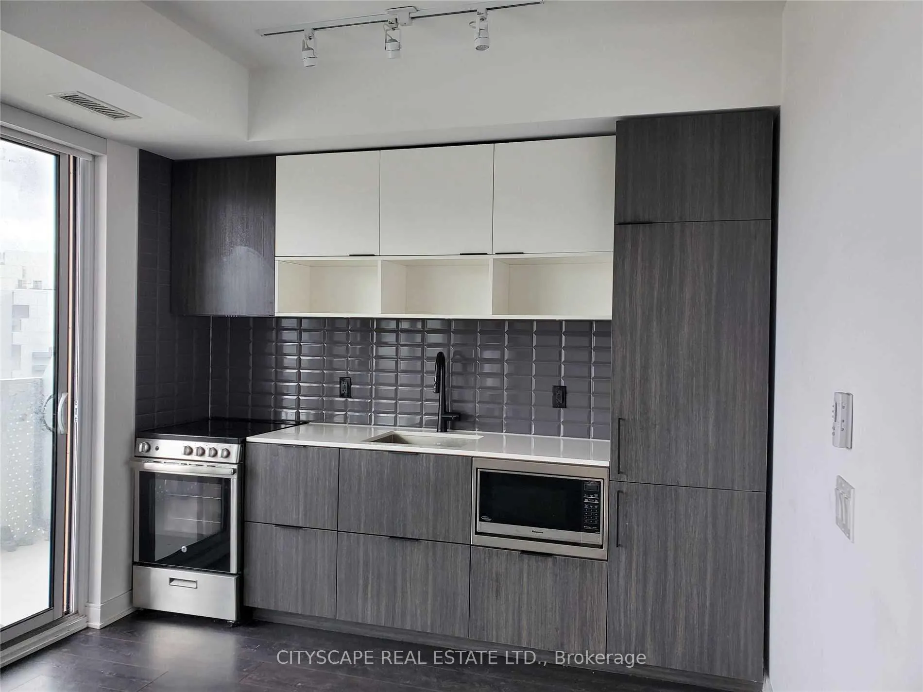 Photo 3 of Unit 819, 60 Tannery Road, Toronto, Waterfront Communities — HOMEH