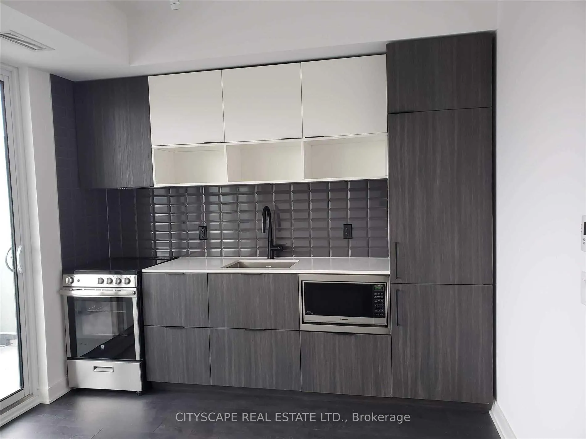 Photo 4 of Unit 819, 60 Tannery Road, Toronto, Waterfront Communities — HOMEH