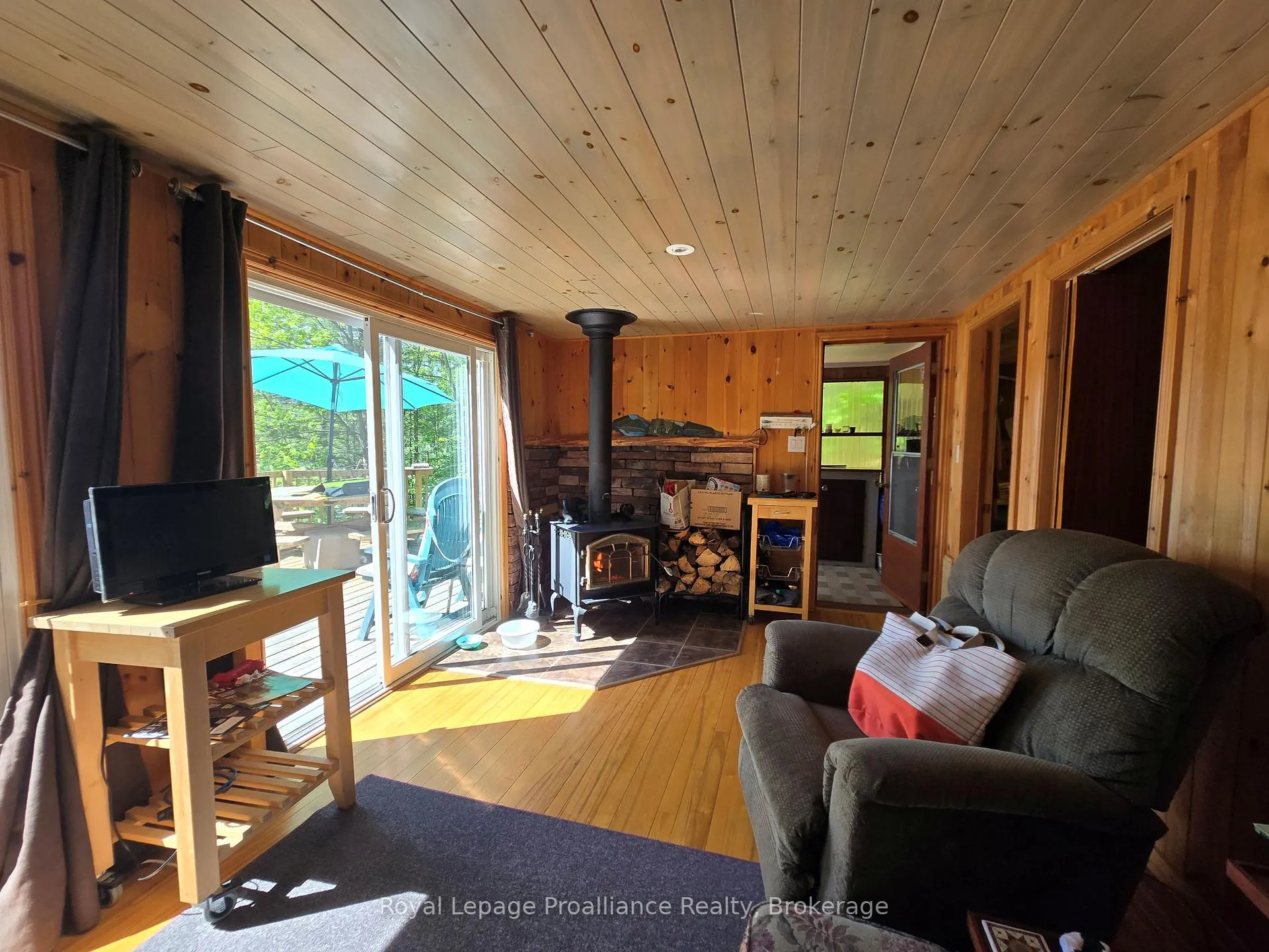 Photo 14 of 2807 Mackie Lake, Frontenac, Frontenac North — HOMEH