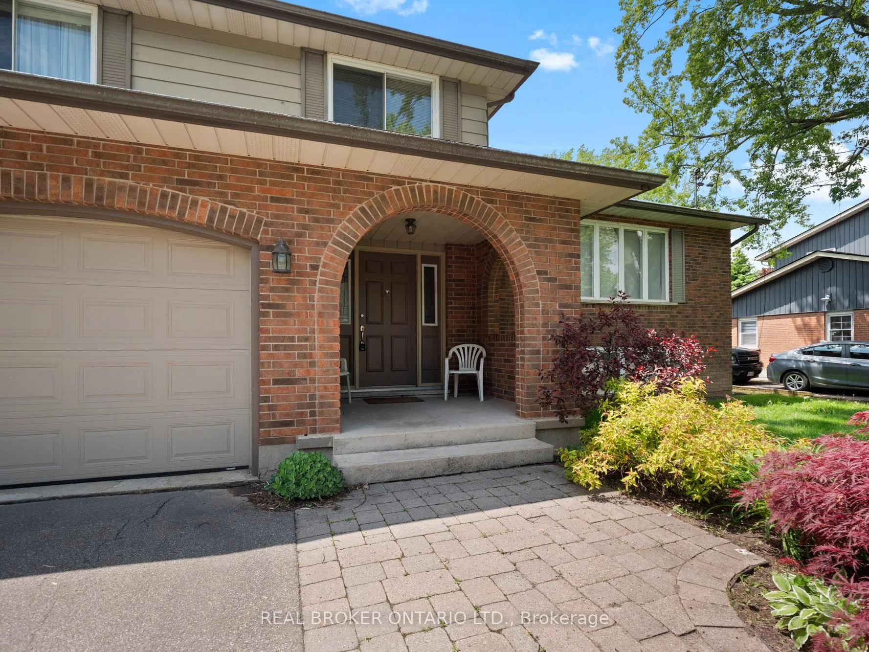 Photo 4 of 17 Montgomery Road, Welland, N. Welland — HOMEH
