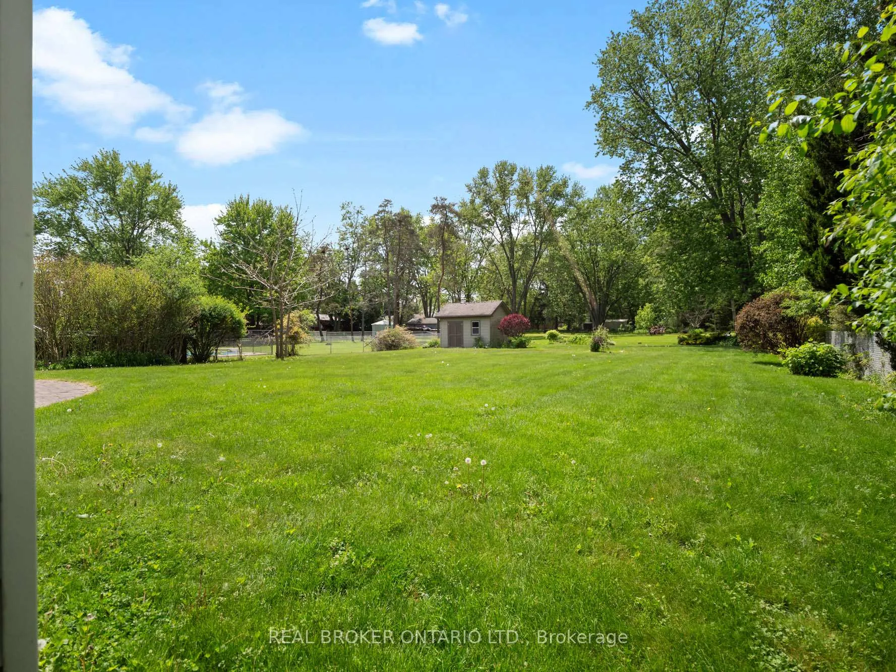 Photo 42 of 17 Montgomery Road, Welland, N. Welland — HOMEH