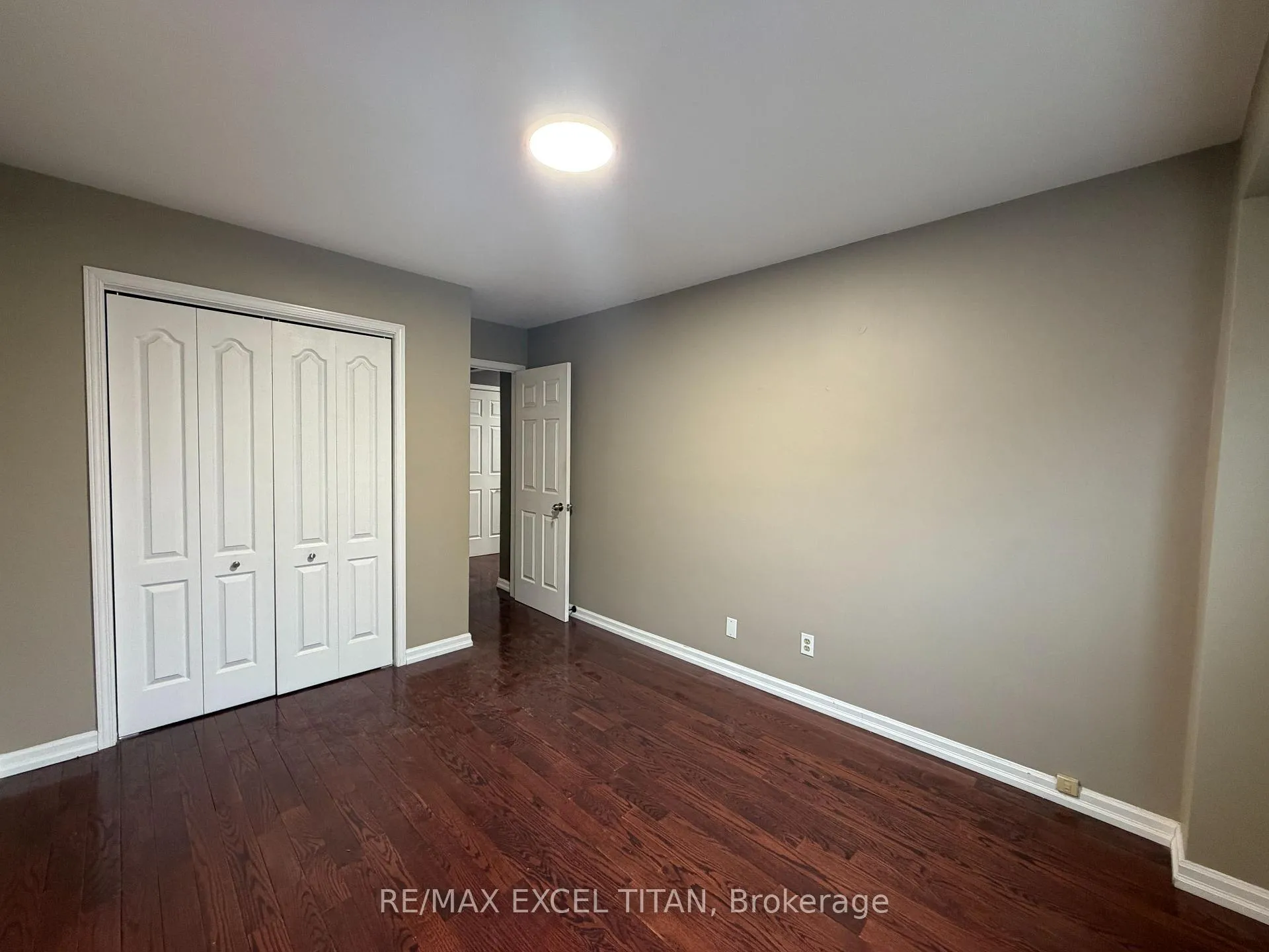 Photo 4 of Unit Ground, 251 Shawnee Circle, North York, Pleasant View — HOMEH