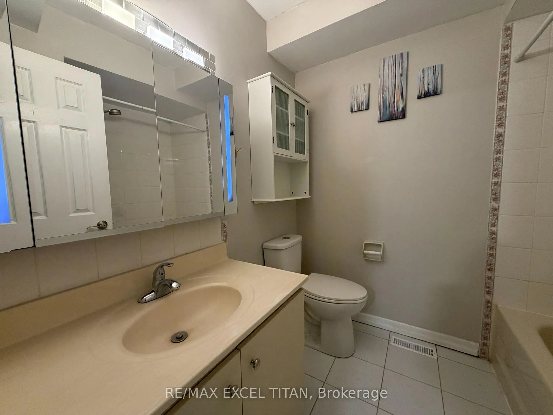 Photo 6 of Unit Ground, 251 Shawnee Circle, North York, Pleasant View — HOMEH