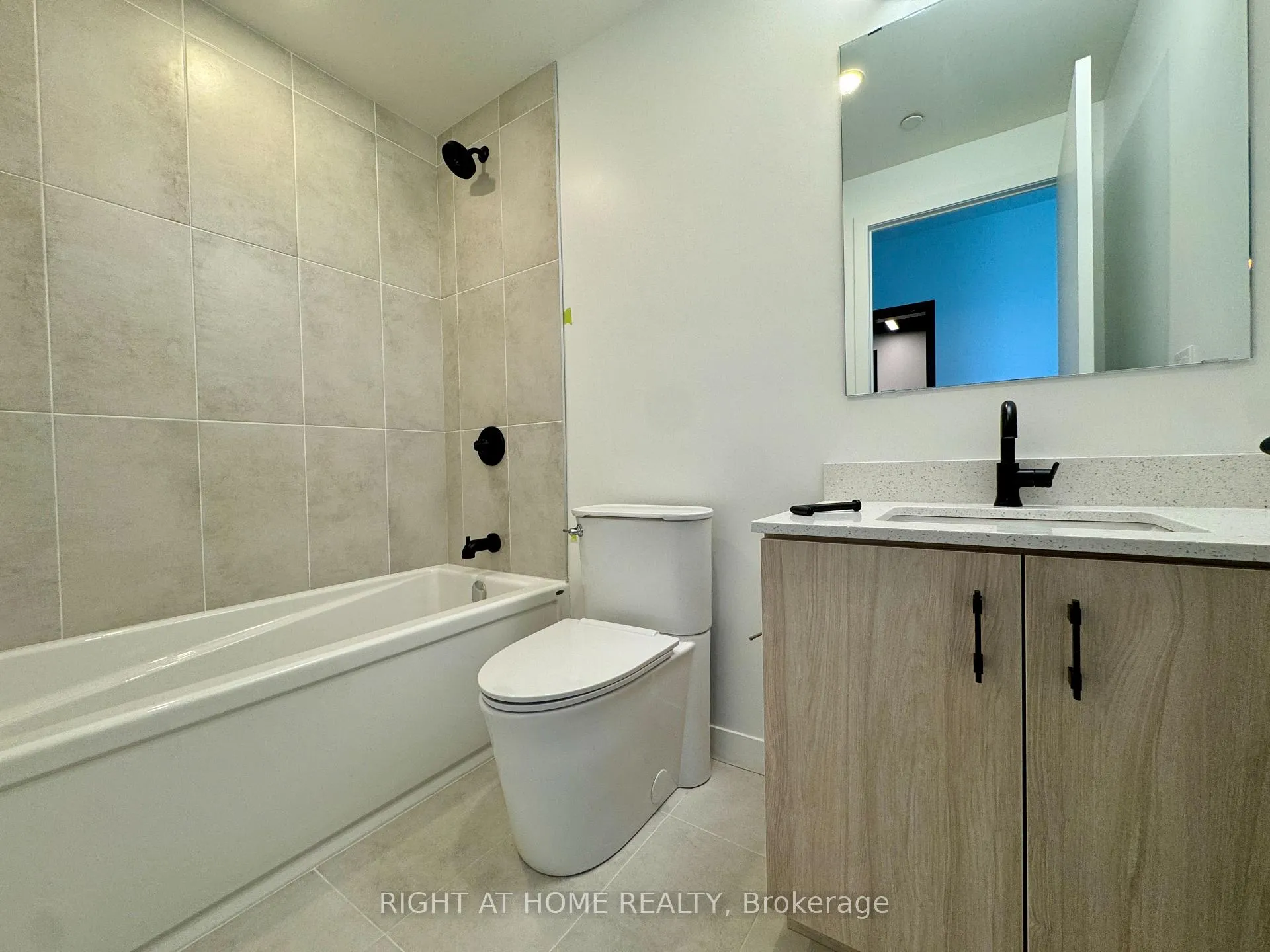 Photo 9 of Unit D1209, 4878 Powers Common, Burlington, Alton — HOMEH