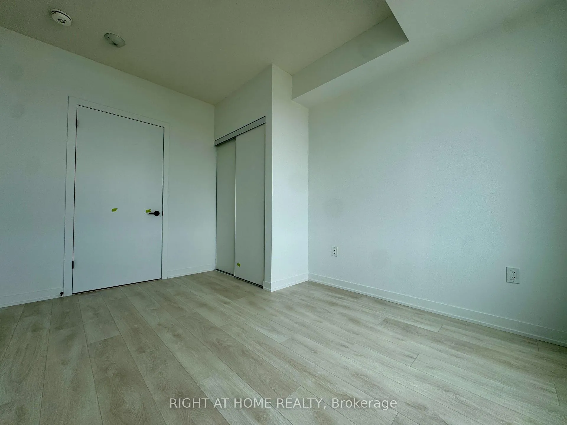 Photo 11 of Unit D1209, 4878 Powers Common, Burlington, Alton — HOMEH