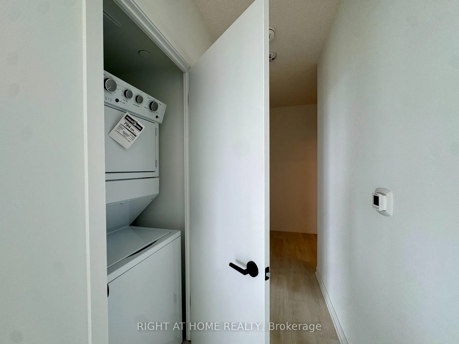 Photo 15 of Unit D1209, 4878 Powers Common, Burlington, Alton — HOMEH