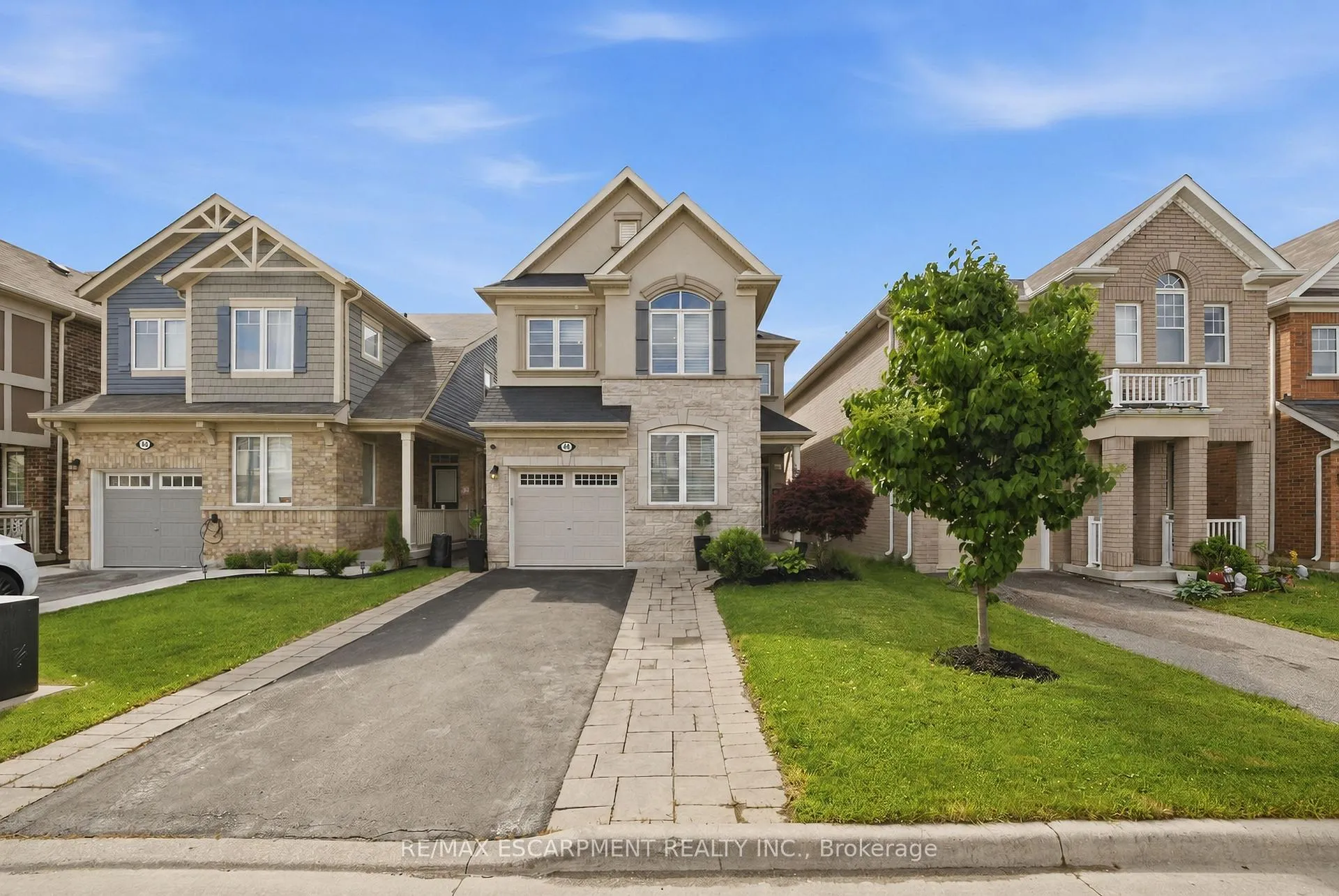 Photo 1 of 44 Stillwater Crescent, Hamilton, Waterdown — HOMEH