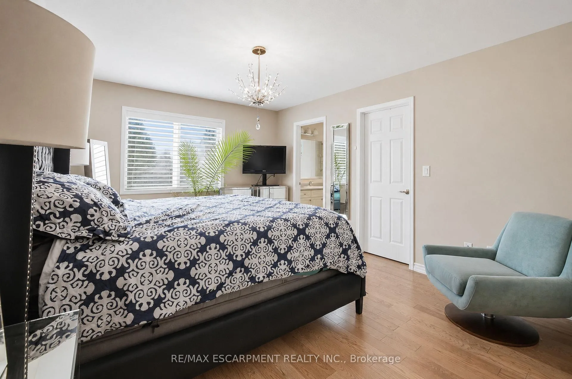 Photo 9 of 44 Stillwater Crescent, Hamilton, Waterdown — HOMEH