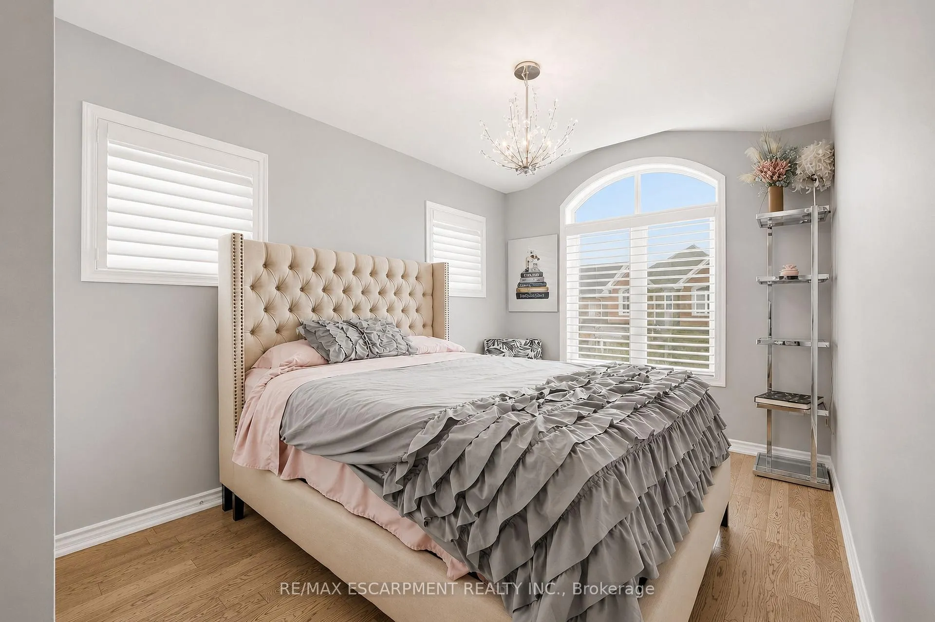 Photo 14 of 44 Stillwater Crescent, Hamilton, Waterdown — HOMEH