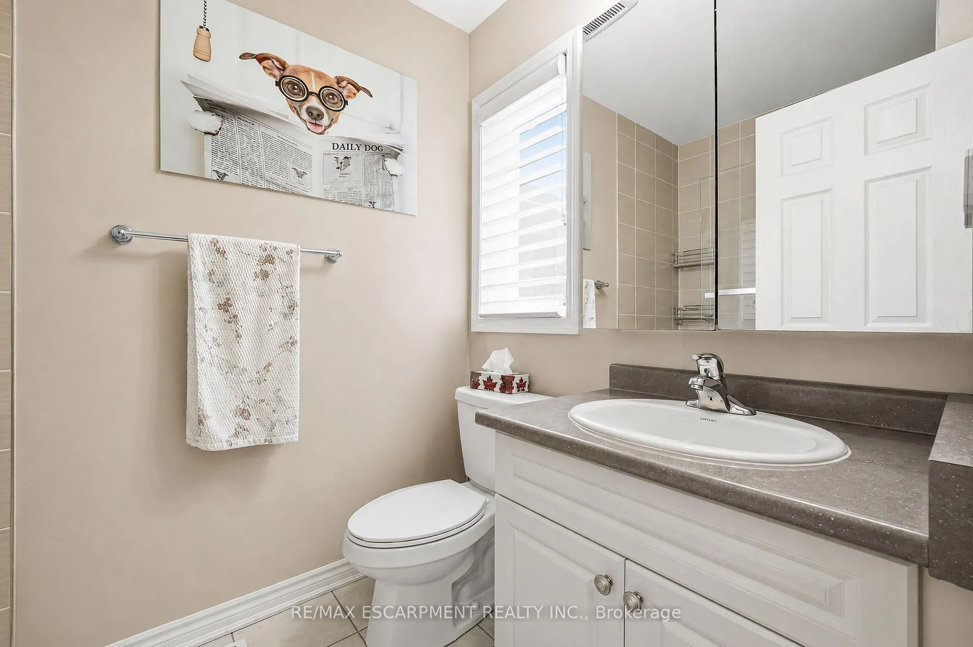 Photo 15 of 44 Stillwater Crescent, Hamilton, Waterdown — HOMEH