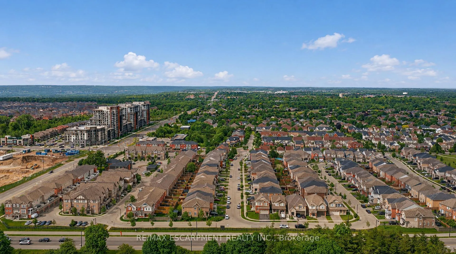 Photo 26 of 44 Stillwater Crescent, Hamilton, Waterdown — HOMEH