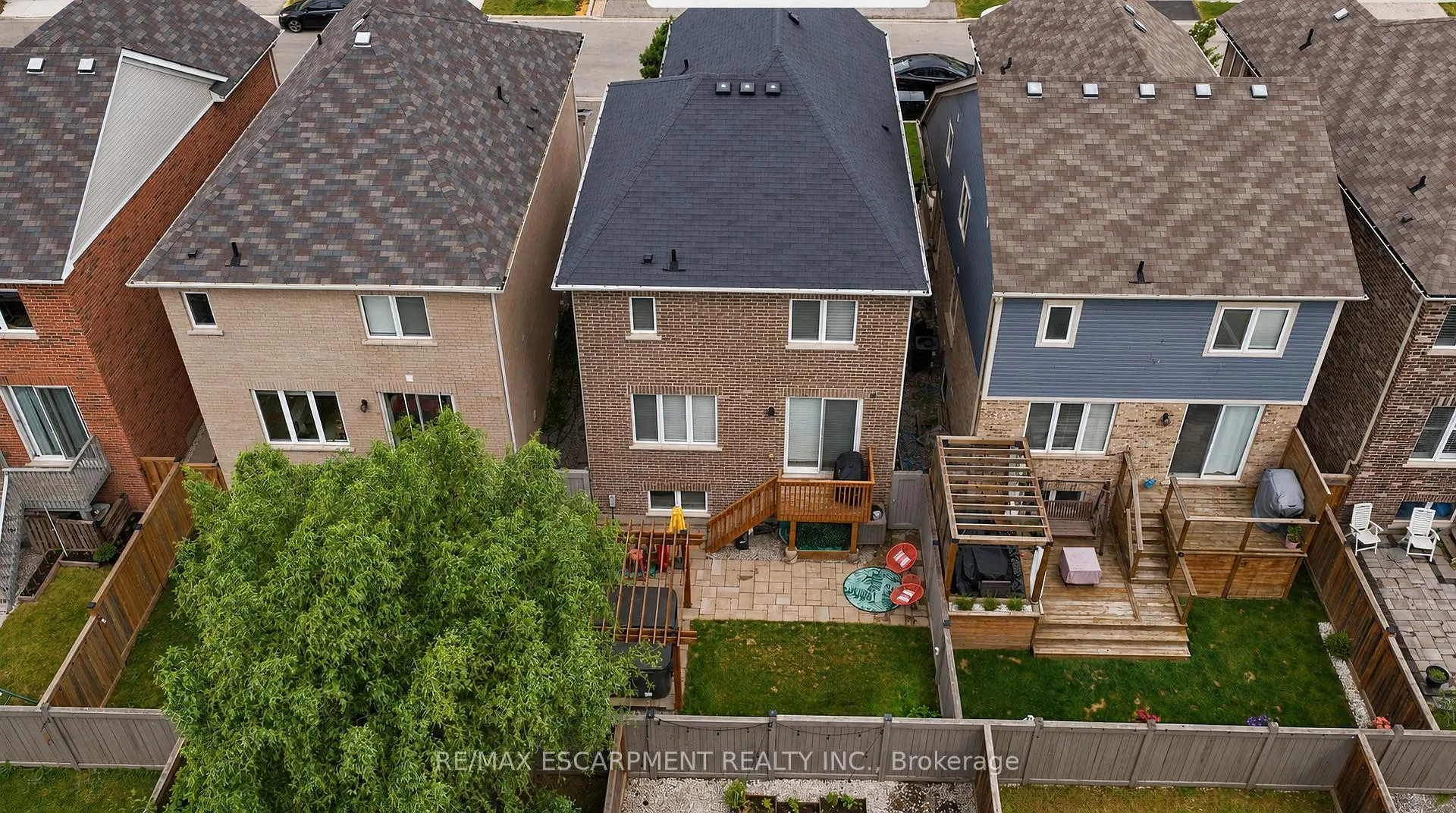 Photo 27 of 44 Stillwater Crescent, Hamilton, Waterdown — HOMEH