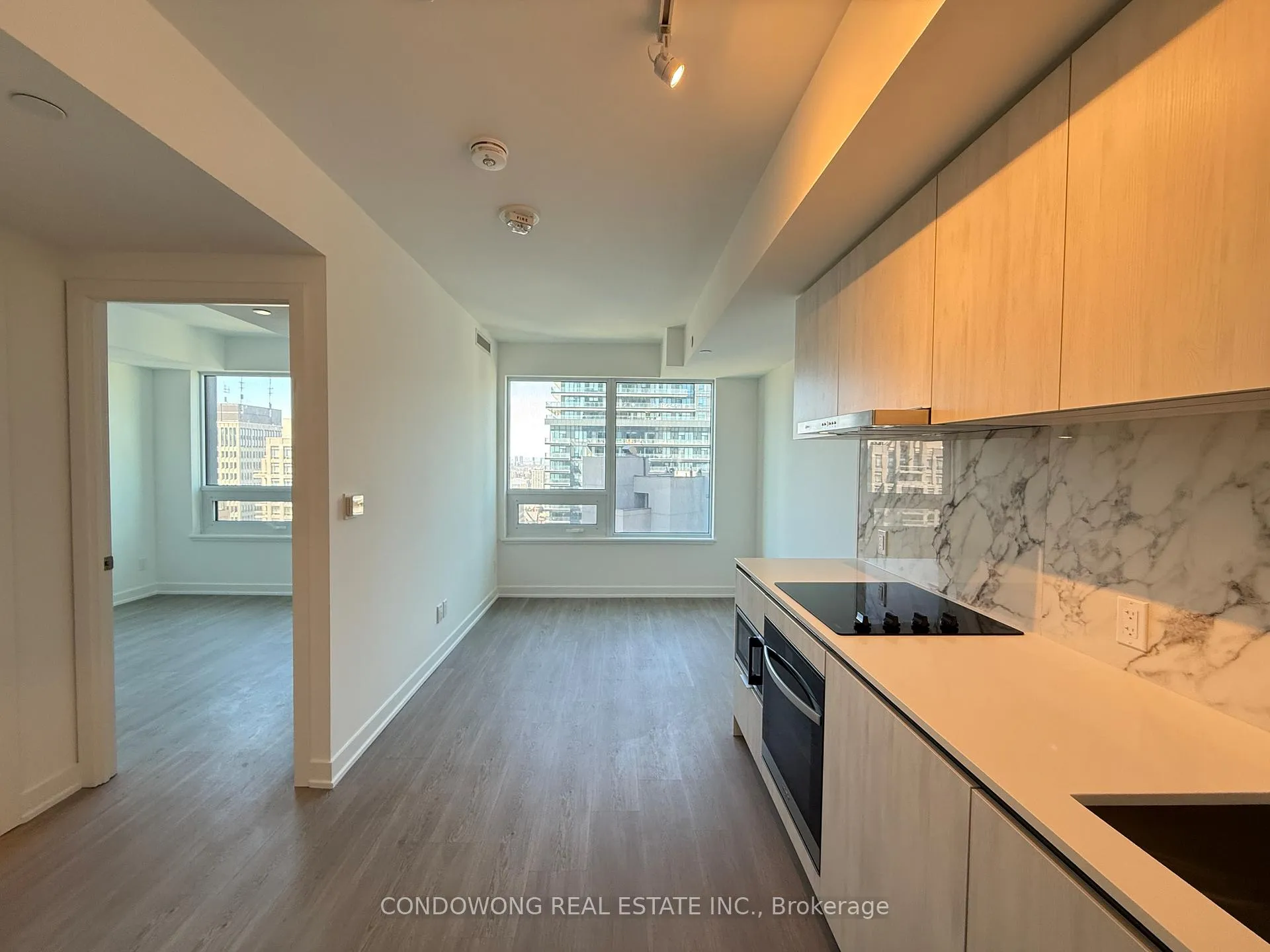 Front of Unit 3301, 8 Wellesley Street W
