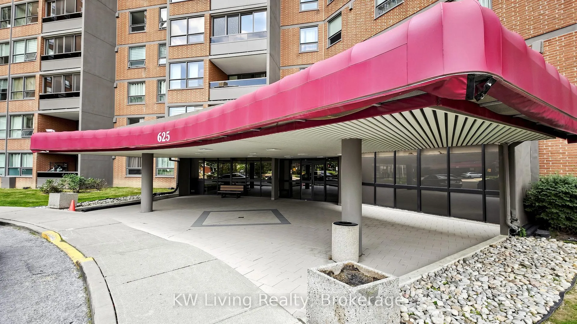 Photo 2 of Unit 804, 625 The West Mall, Etobicoke, Eringate-Centennial-West Deane — HOMEH