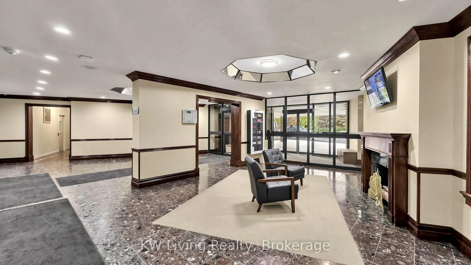 Photo 5 of Unit 804, 625 The West Mall, Etobicoke, Eringate-Centennial-West Deane — HOMEH