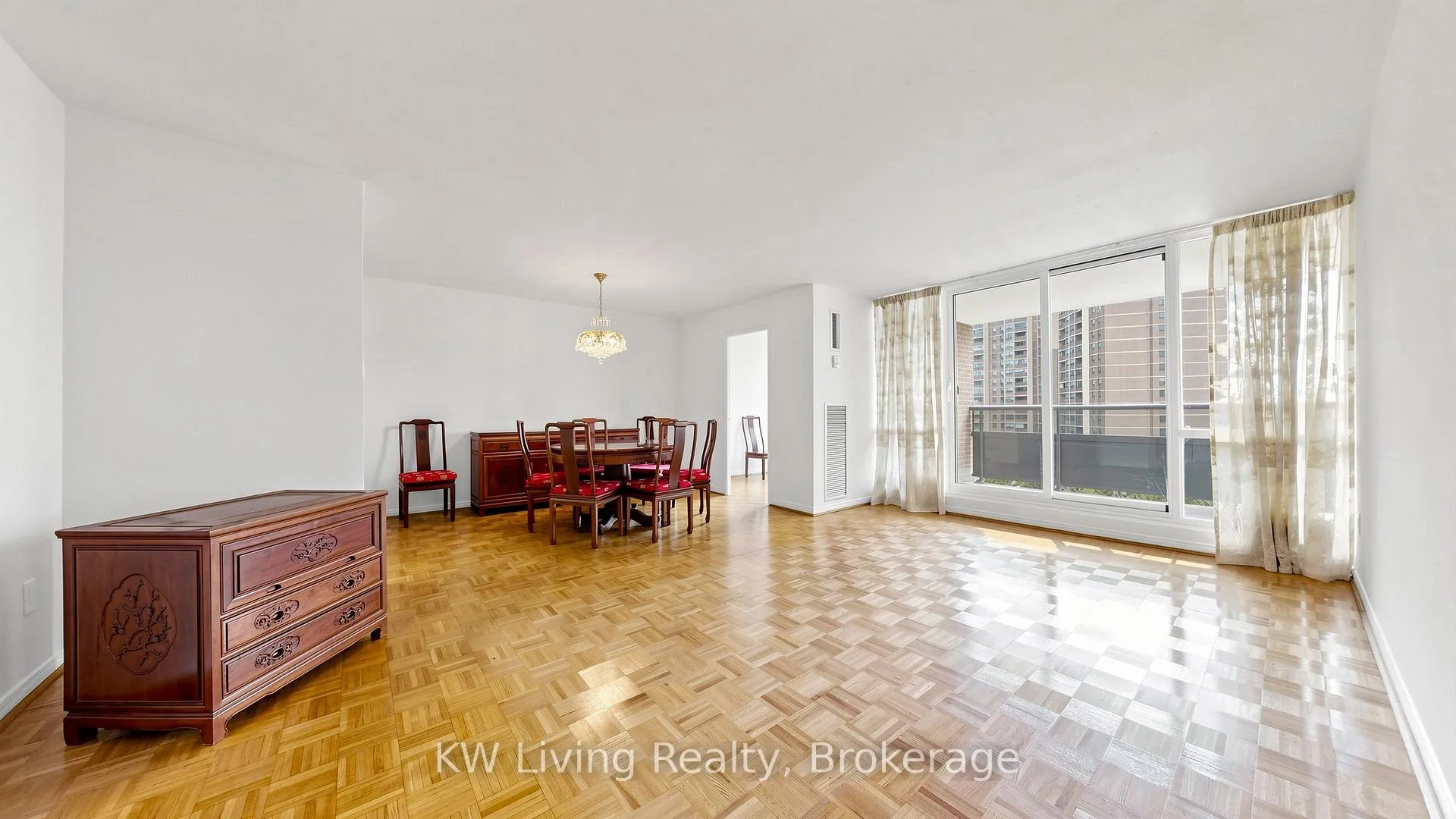 Photo 9 of Unit 804, 625 The West Mall, Etobicoke, Eringate-Centennial-West Deane — HOMEH