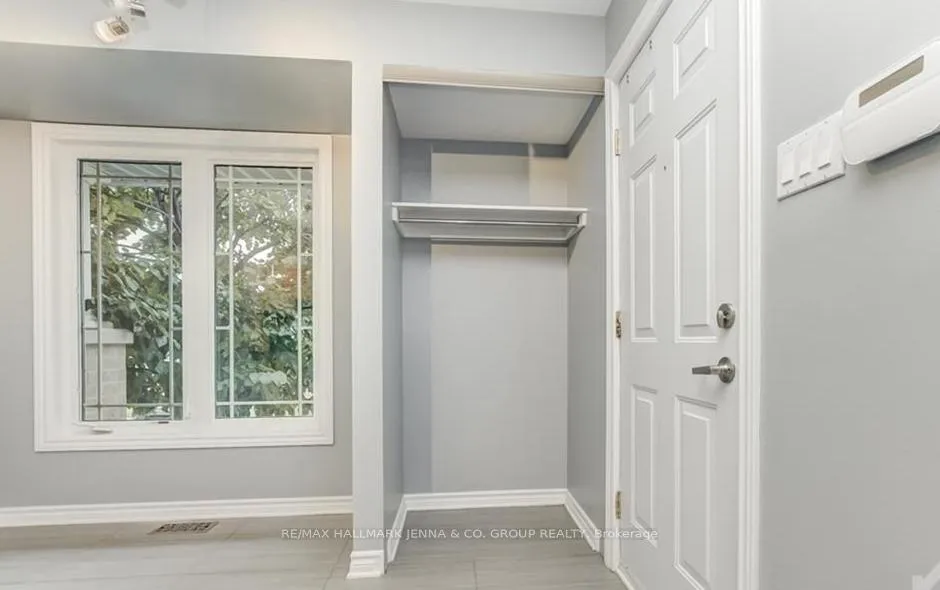 Photo 2 of Unit A, 395 Chapman Mills Drive, Ottawa, Barrhaven - Strandherd — HOMEH