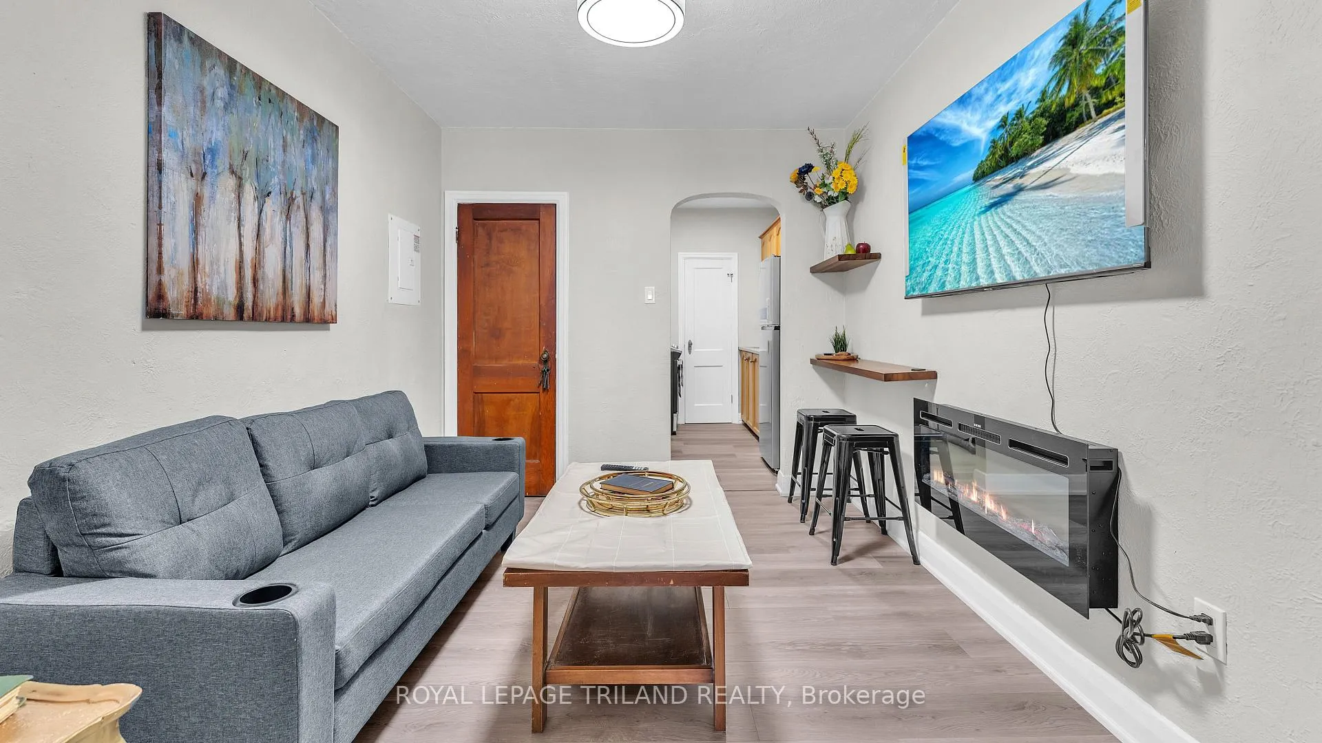 Front of Unit 1, 111 Dundas Street