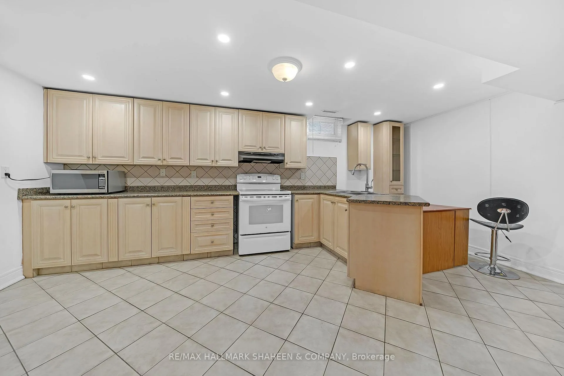 Photo 12 of 24 Glenvilla Road, Vaughan, East Woodbridge — HOMEH