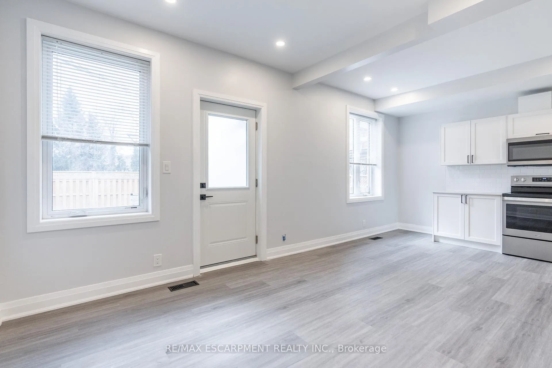 Photo 10 of 536 Cannon Street E, Hamilton, Gibson — HOMEH