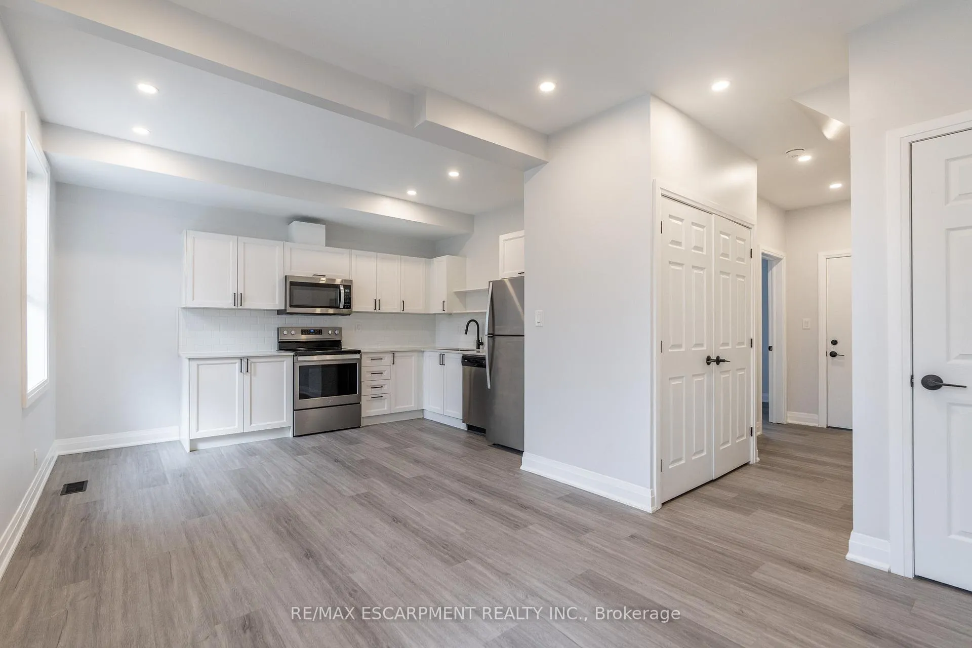 Photo 11 of 536 Cannon Street E, Hamilton, Gibson — HOMEH