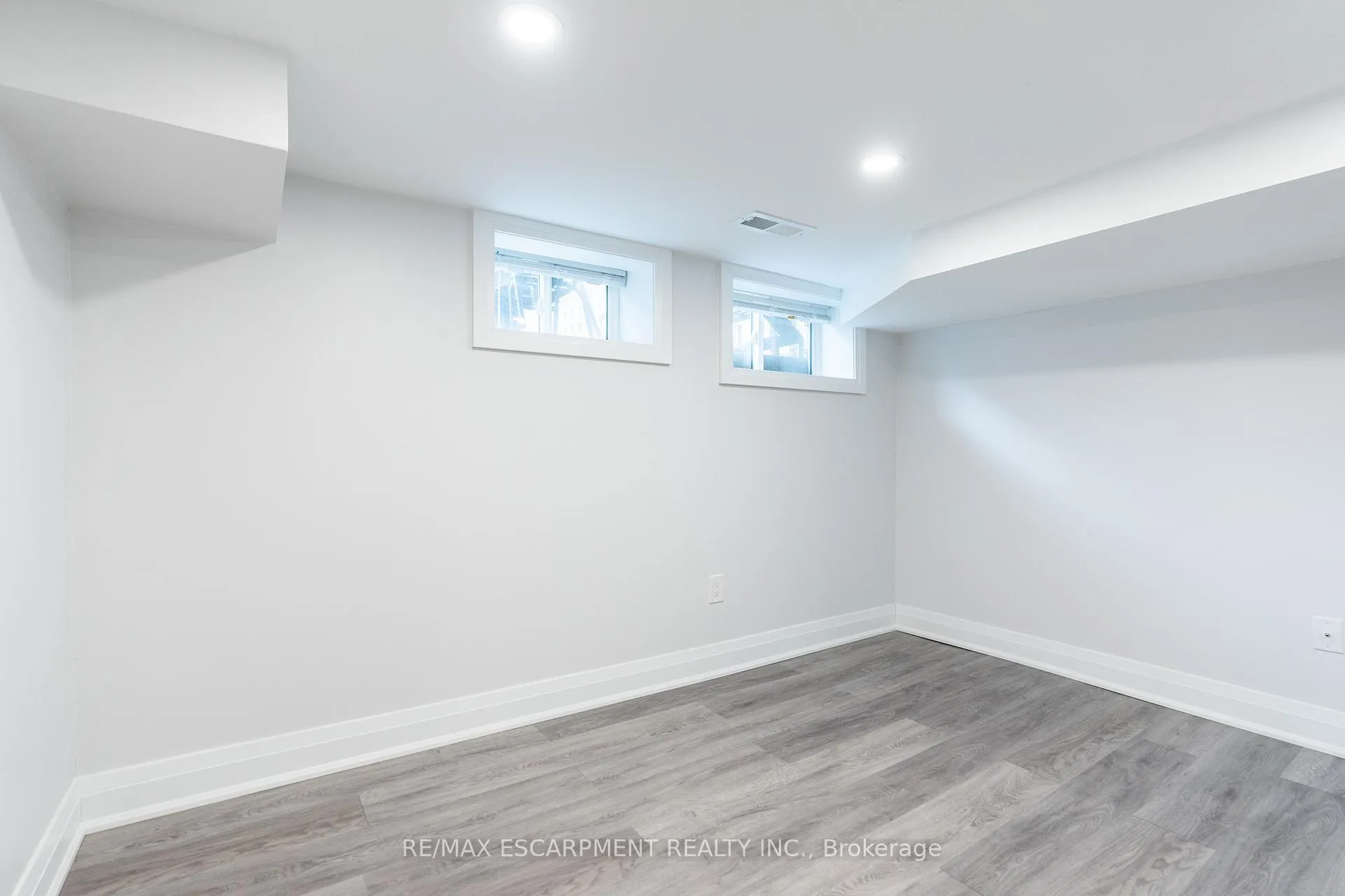 Photo 19 of 536 Cannon Street E, Hamilton, Gibson — HOMEH