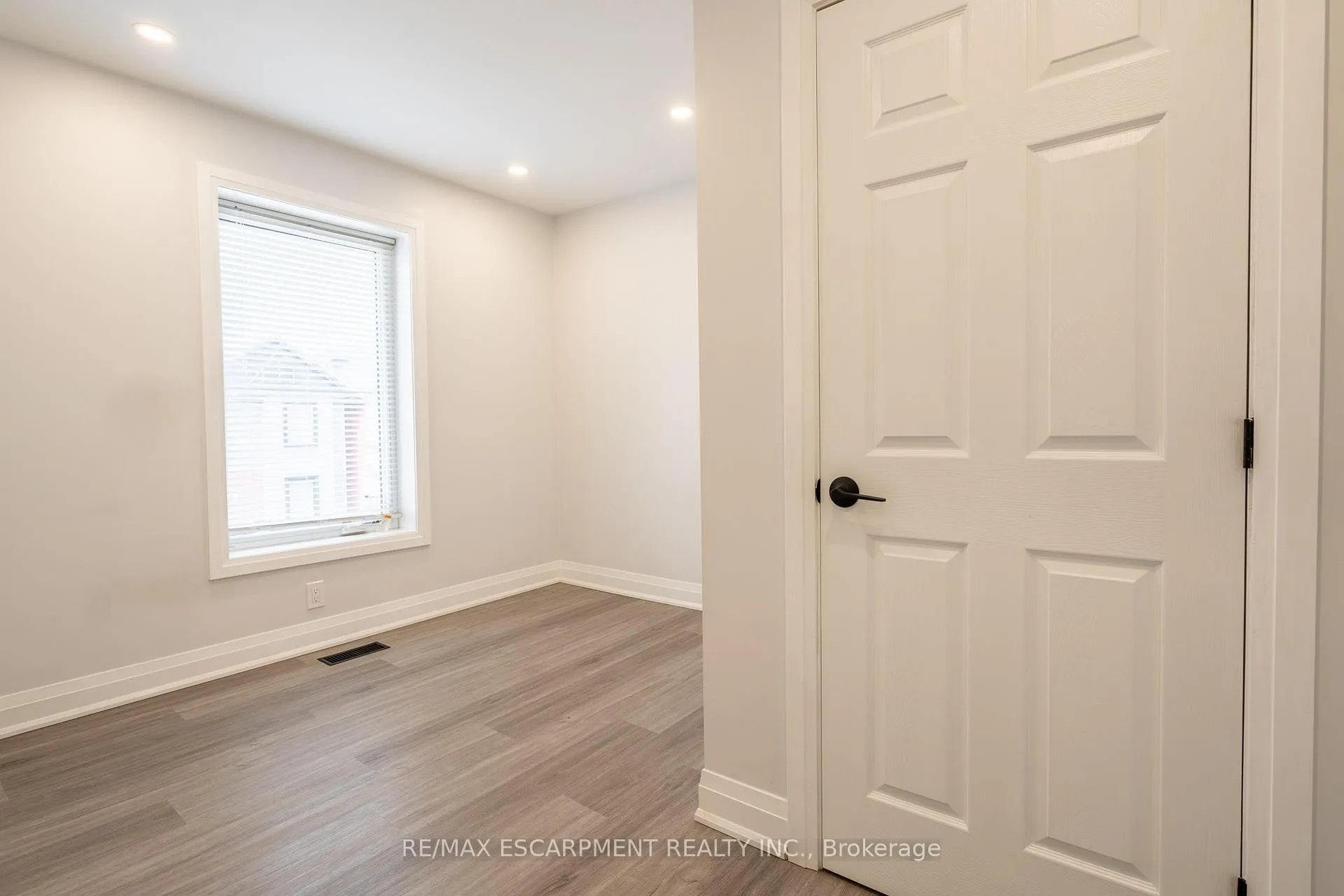 Photo 30 of 536 Cannon Street E, Hamilton, Gibson — HOMEH