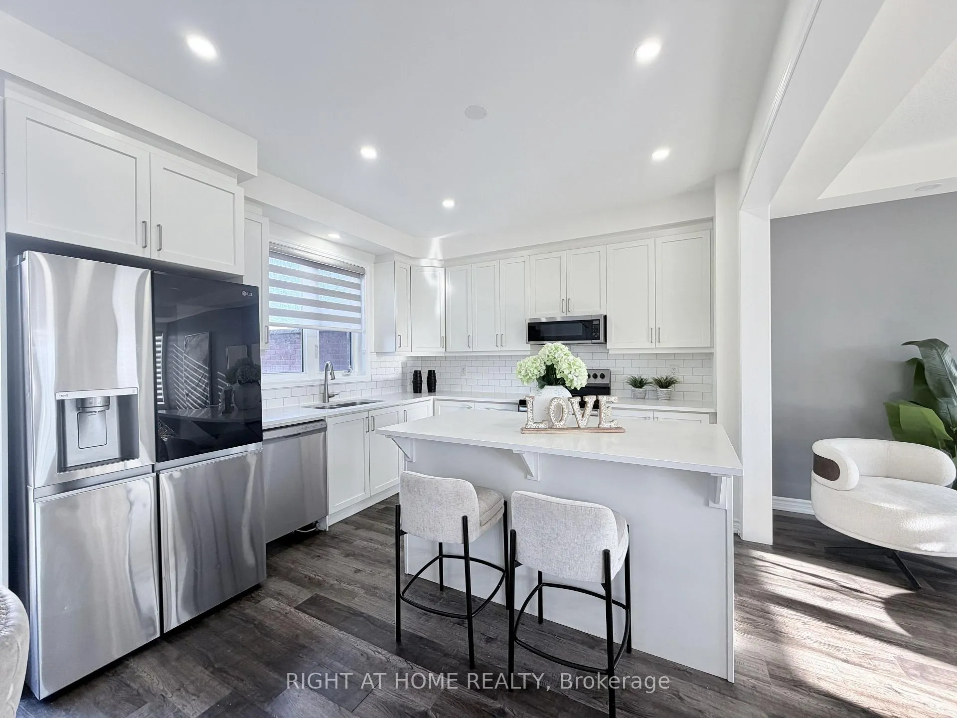 Photo 7 of Unit 21 Upper, 1222 Rose Way, Milton, Cobban — HOMEH