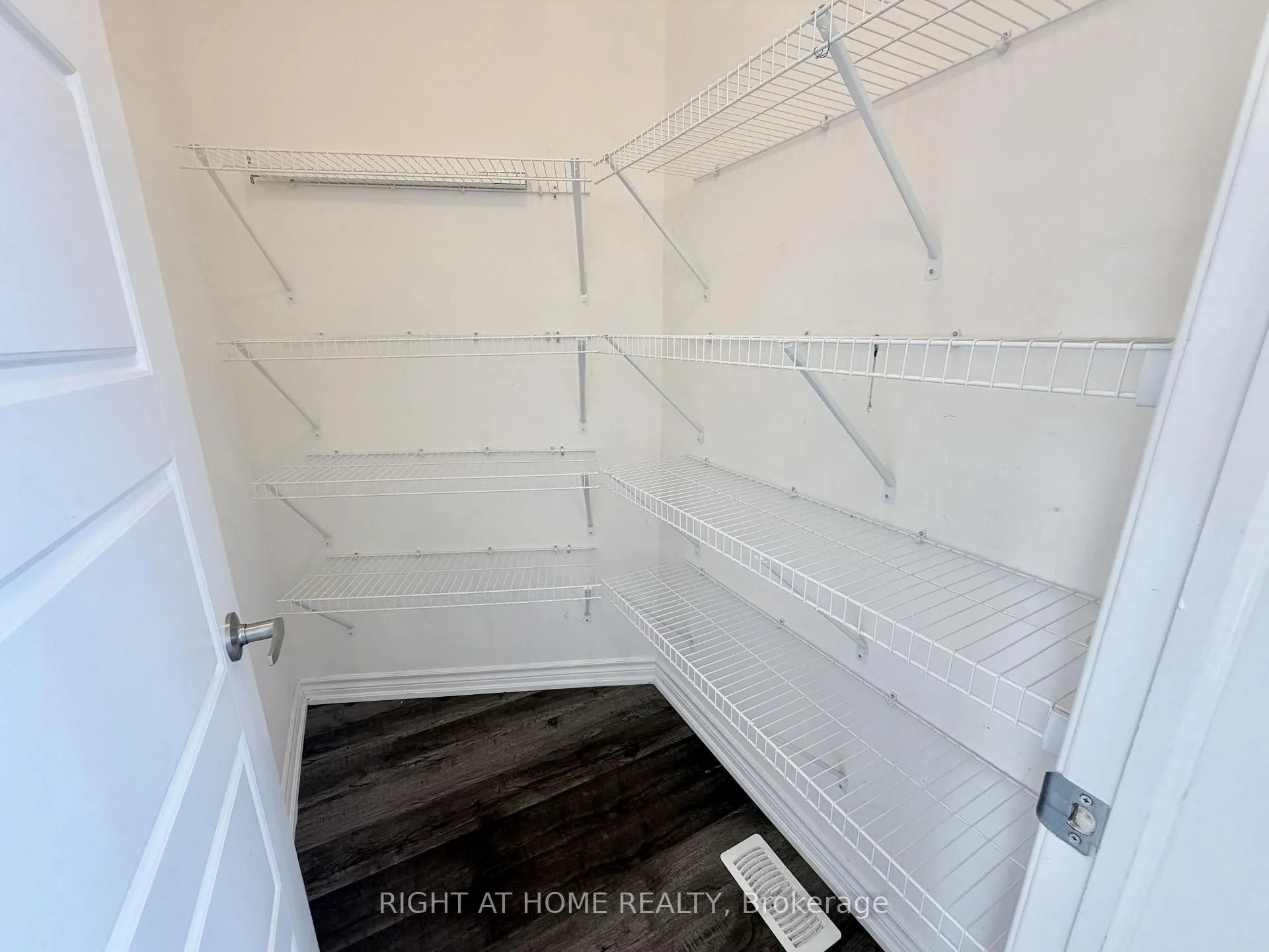 Photo 14 of Unit 21 Upper, 1222 Rose Way, Milton, Cobban — HOMEH