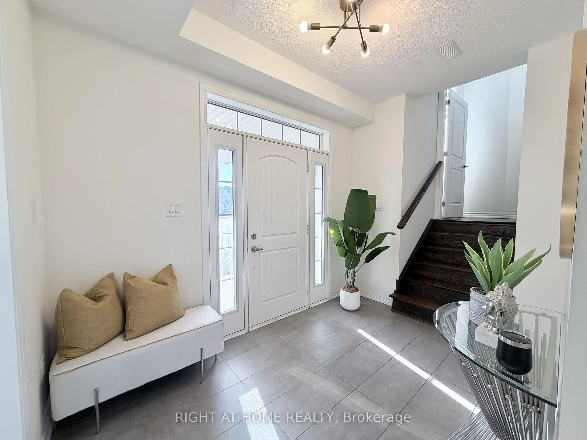 Photo 38 of Unit 21 Upper, 1222 Rose Way, Milton, Cobban — HOMEH