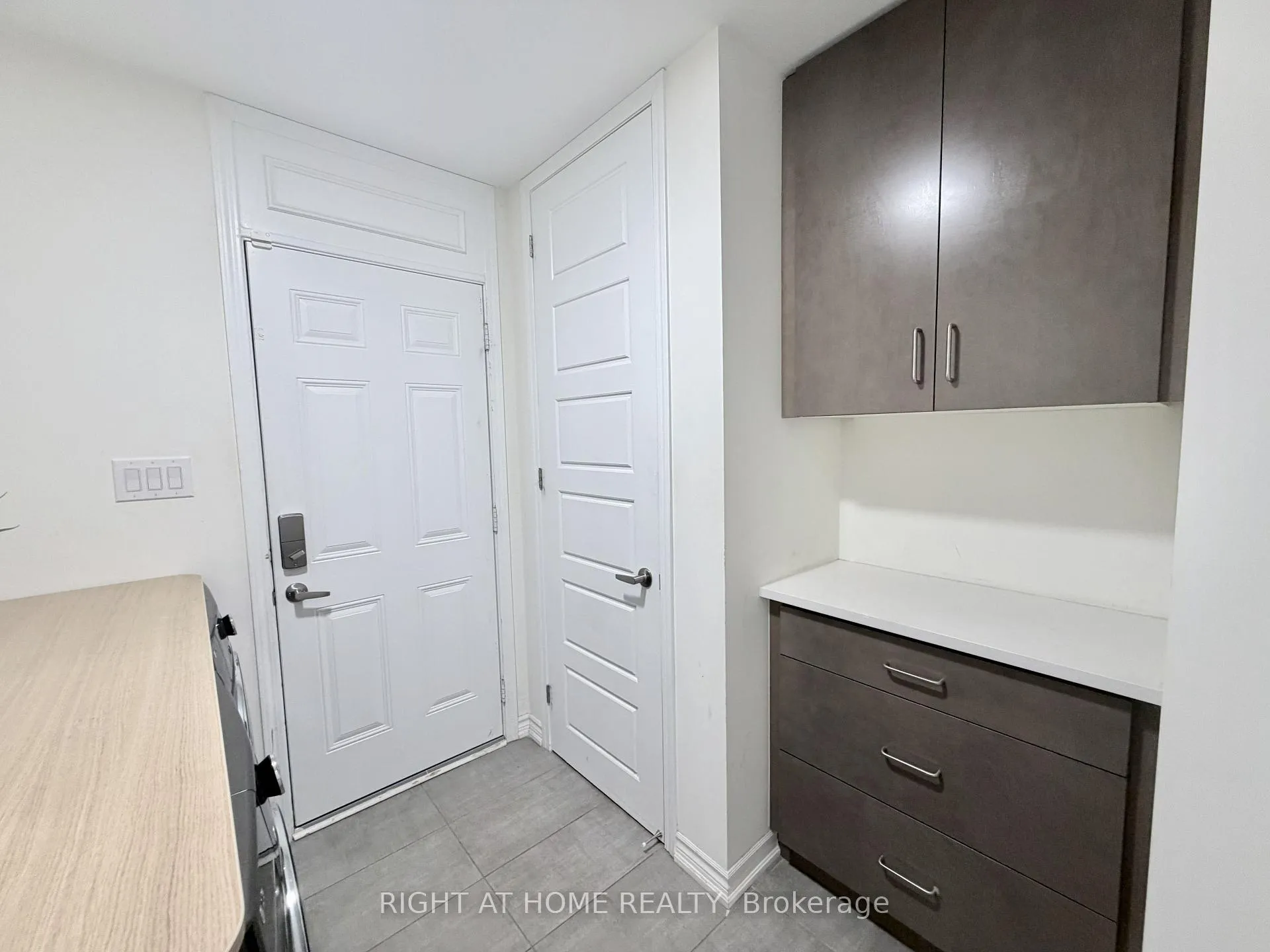 Photo 40 of Unit 21 Upper, 1222 Rose Way, Milton, Cobban — HOMEH