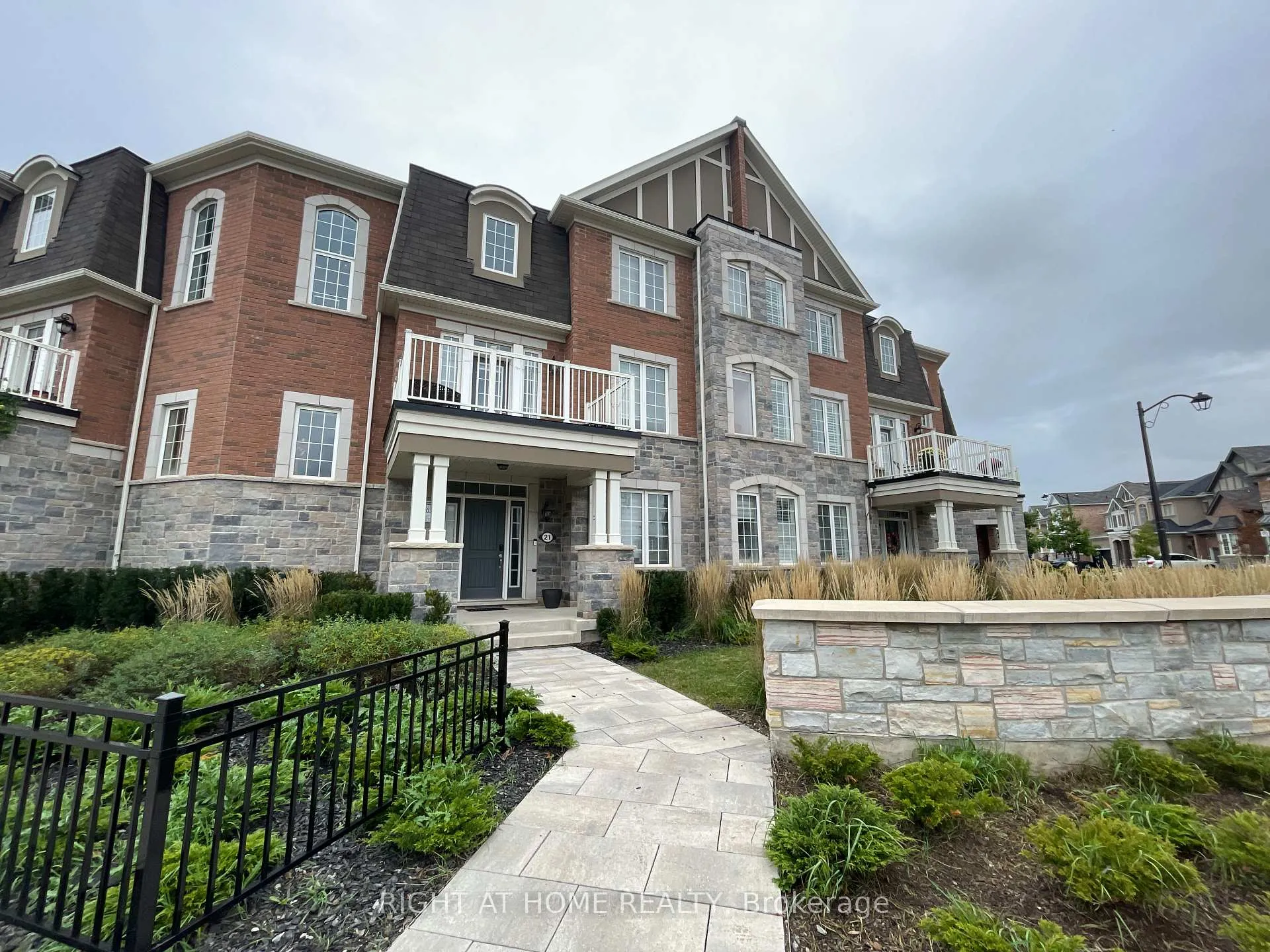 Photo 43 of Unit 21 Upper, 1222 Rose Way, Milton, Cobban — HOMEH