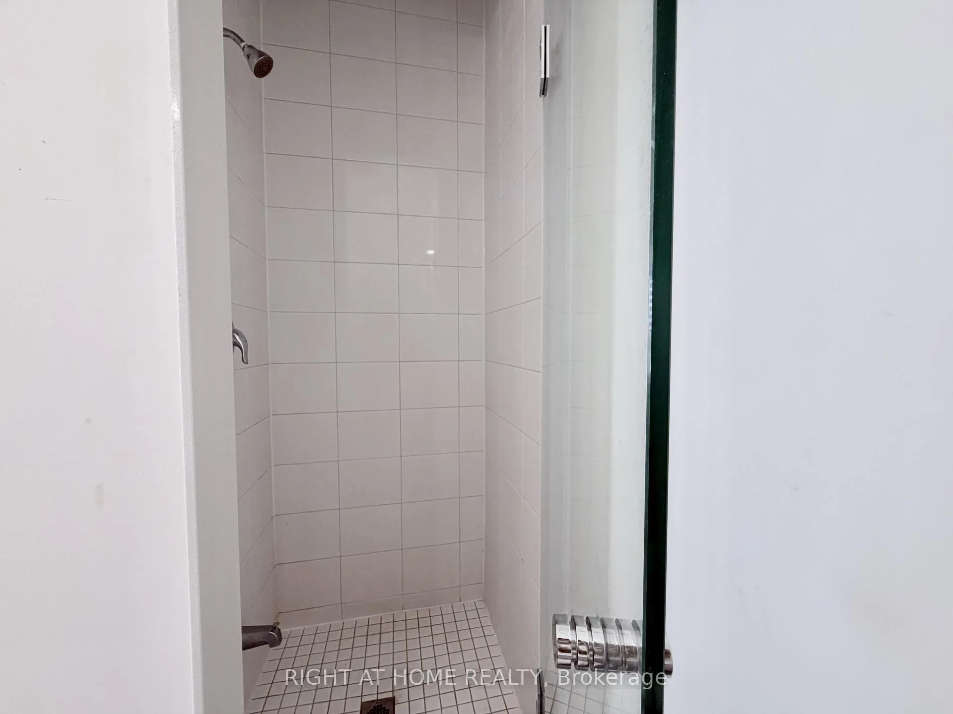 Photo 48 of Unit 21 Upper, 1222 Rose Way, Milton, Cobban — HOMEH